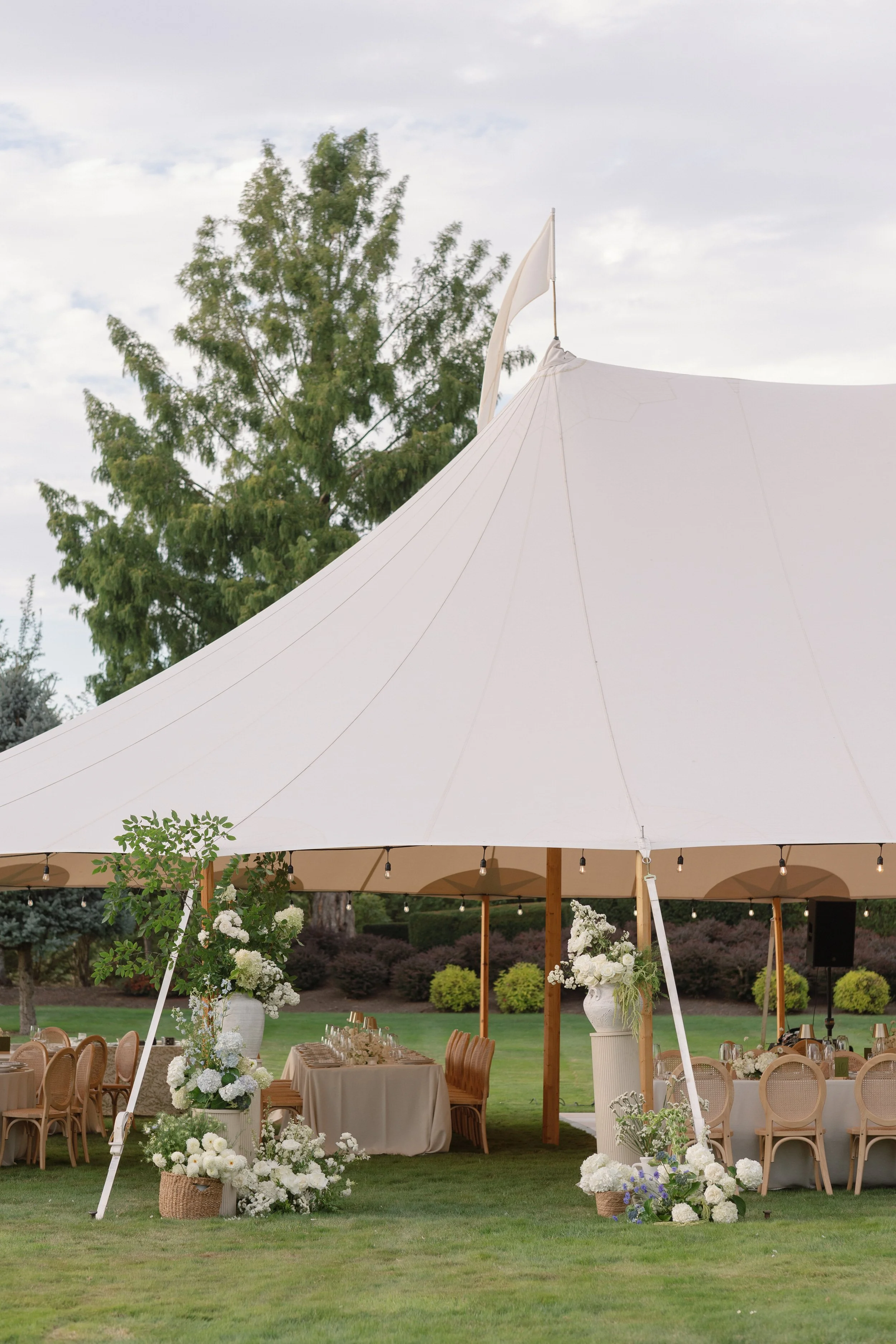 Del Mar Villa Wedding Dundee Oregon Sperry Tent