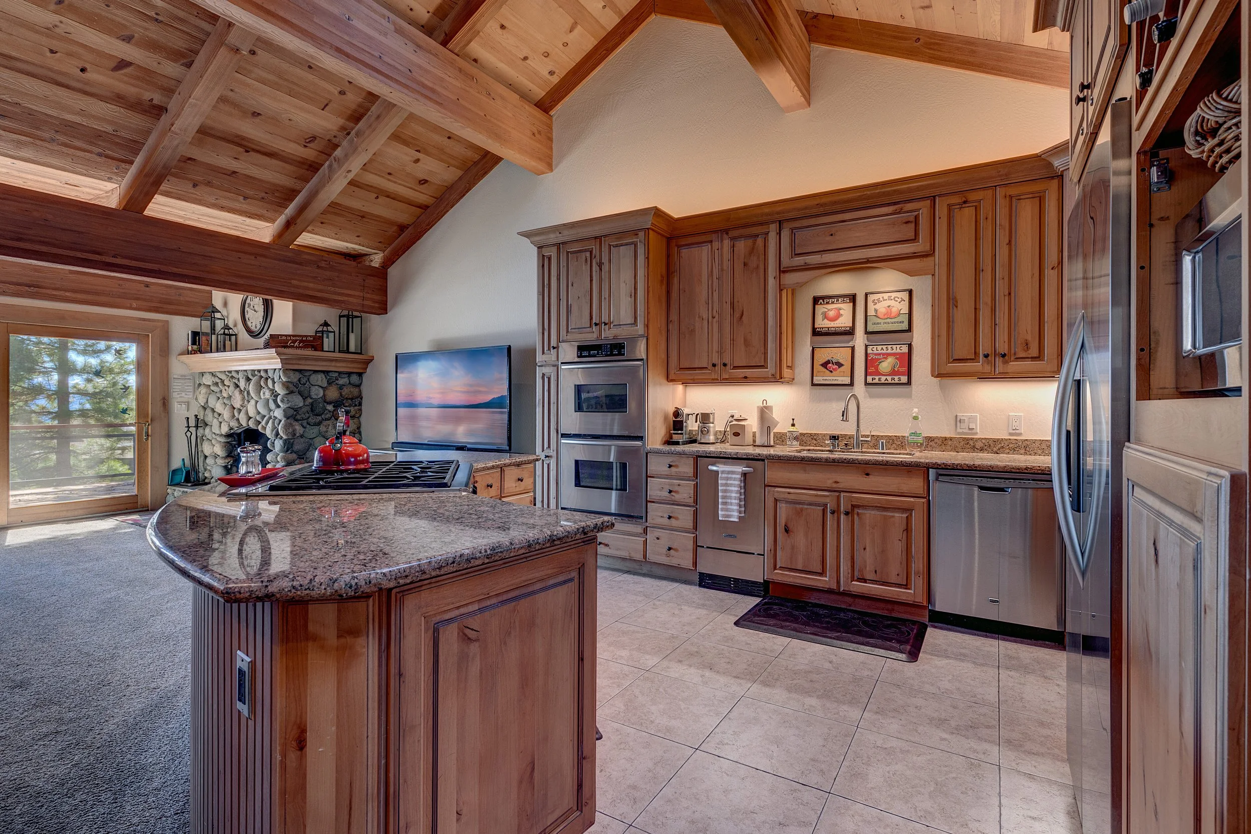 3600 N Lake Blvd 122 Tahoe-print-005-011-Kitchen-4200x2801-300dpi.jpg