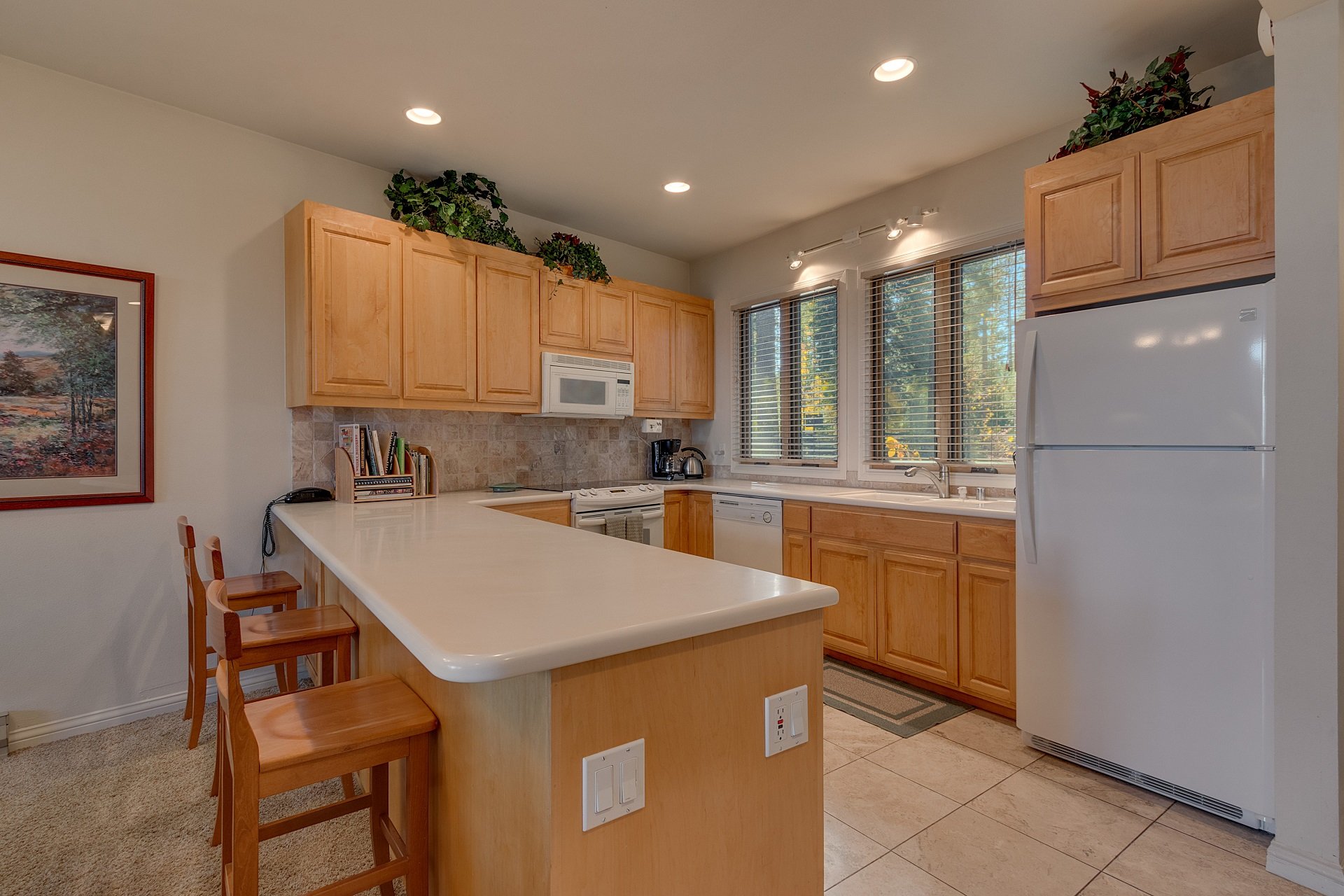 Kitchen.Breakfast-Bar.jpg