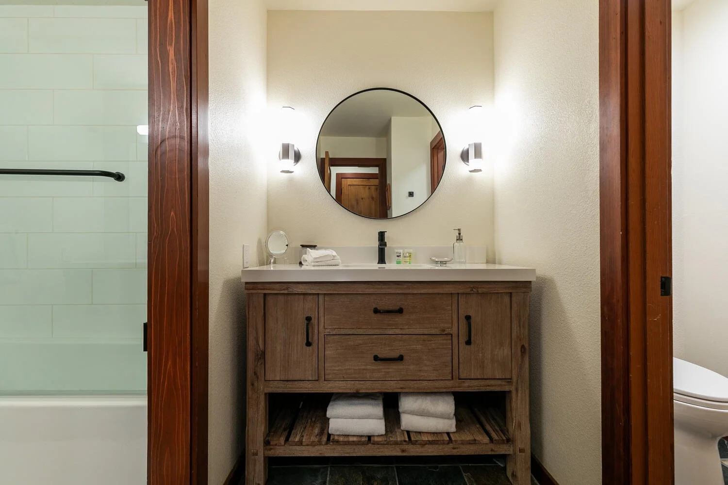 3600 N Lake Blvd Unit 5 Tahoe-large-006-008-Bathroom Three-1500x1000-72dpi.jpg