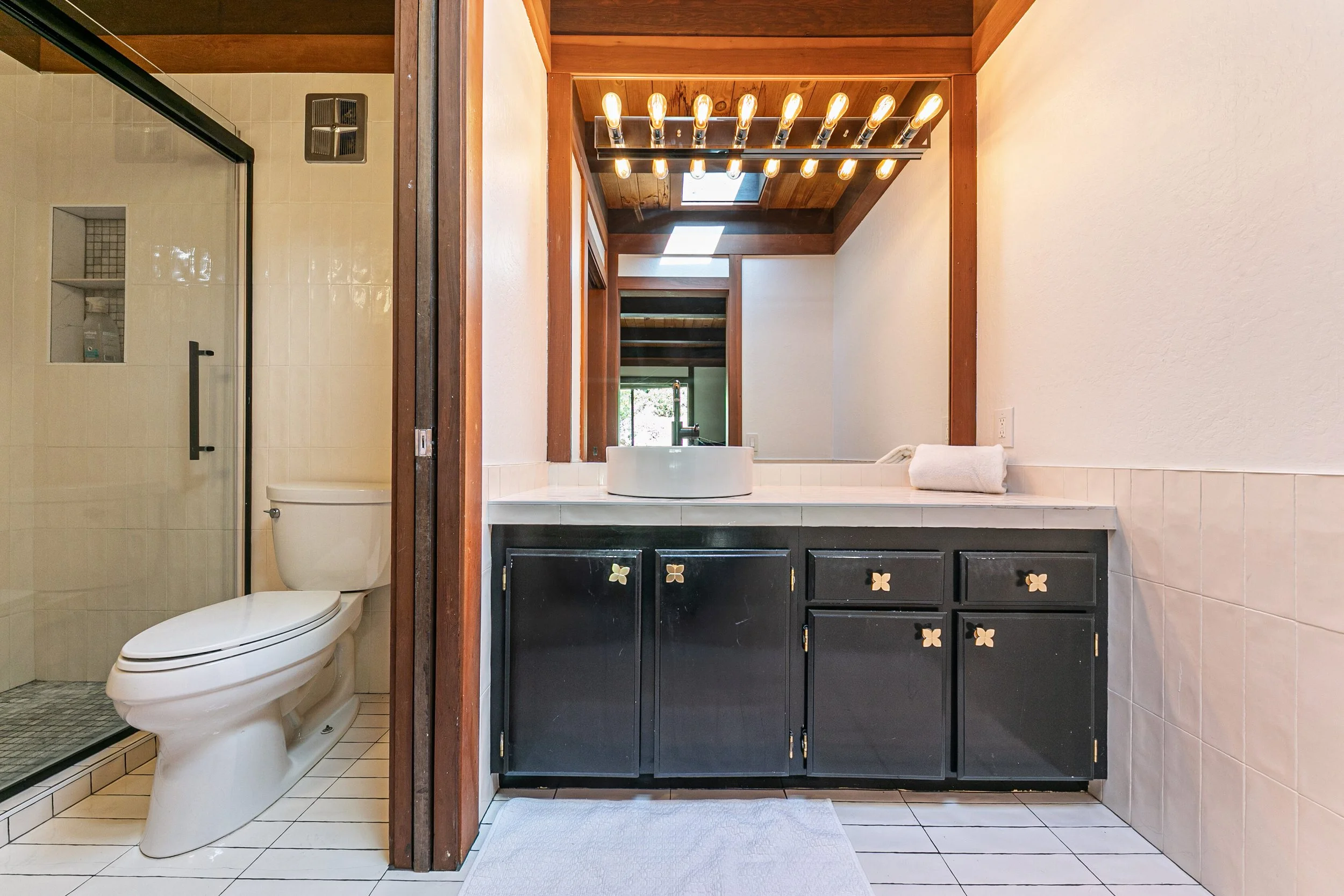 3600 N Lake Blvd Unit 82 Tahoe-print-005-009-Interior-3360x2240-300dpi.jpg