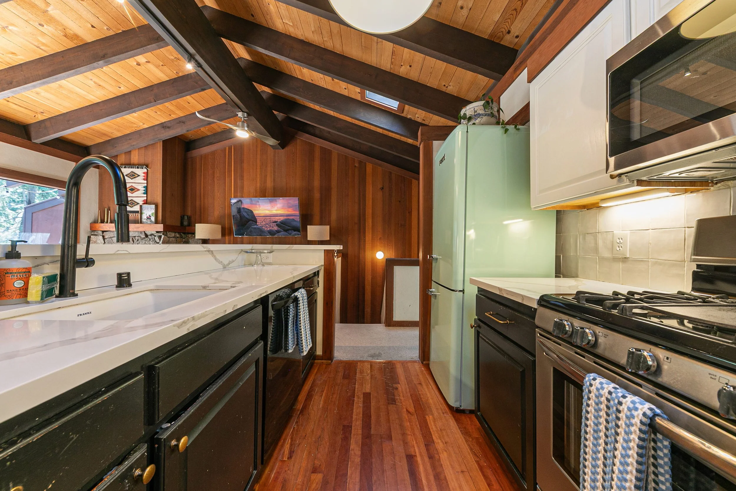 3600 N Lake Blvd Unit 82 Tahoe-print-018-003-Interior-3305x2204-300dpi.jpg