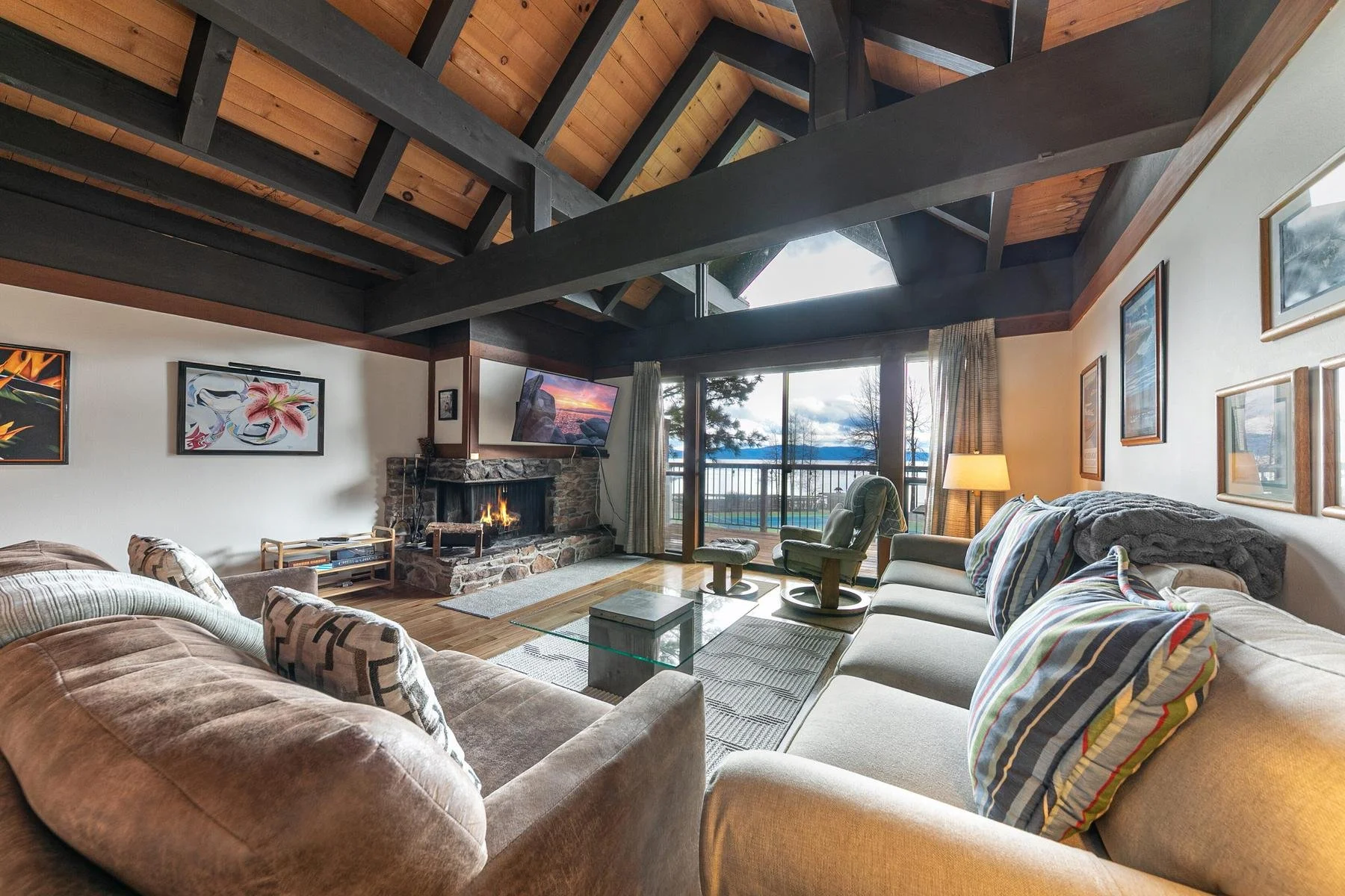 011-011-Interior-1800x1200.jpg
