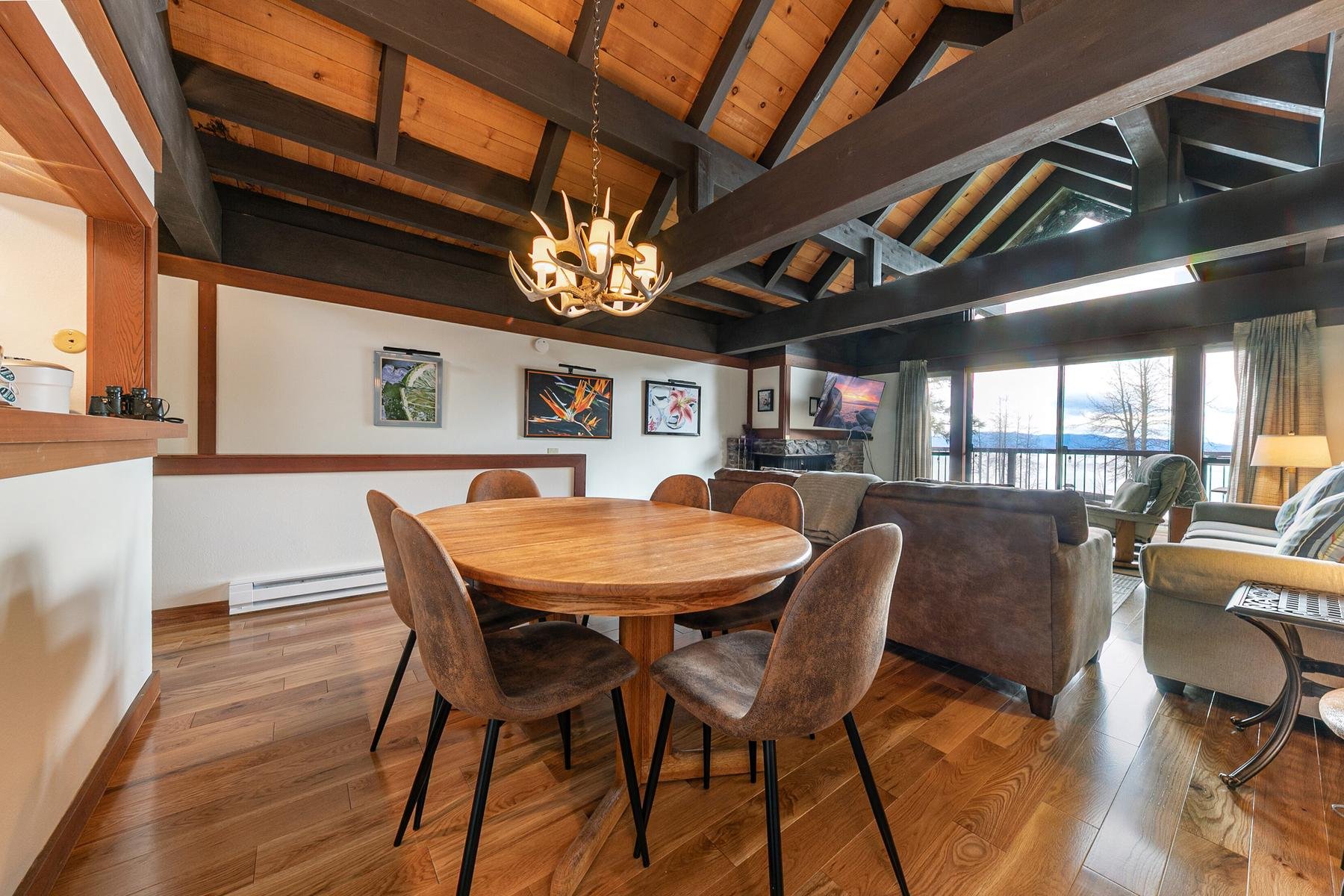 013-012-Interior-1800x1200.jpg