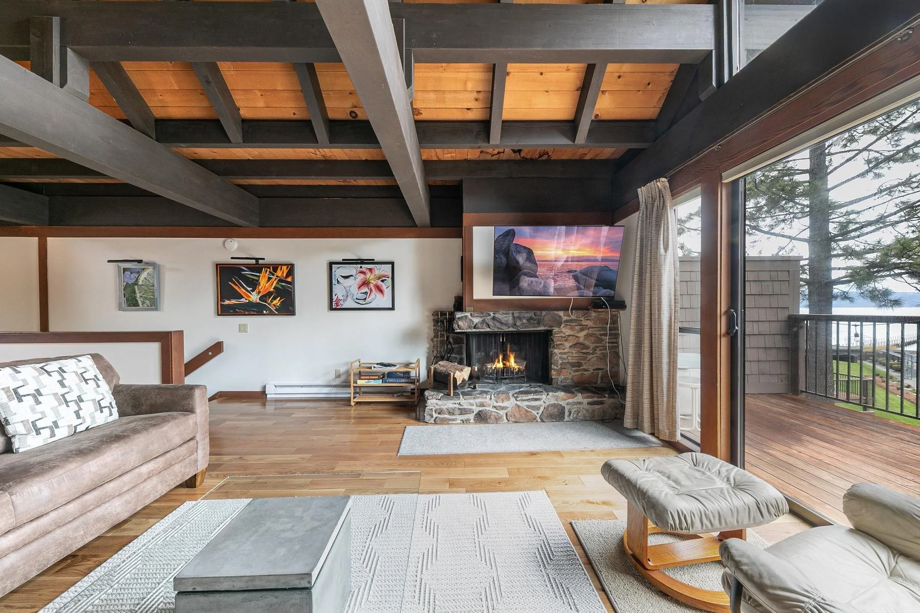 020-019-Interior-1800x1200.jpg