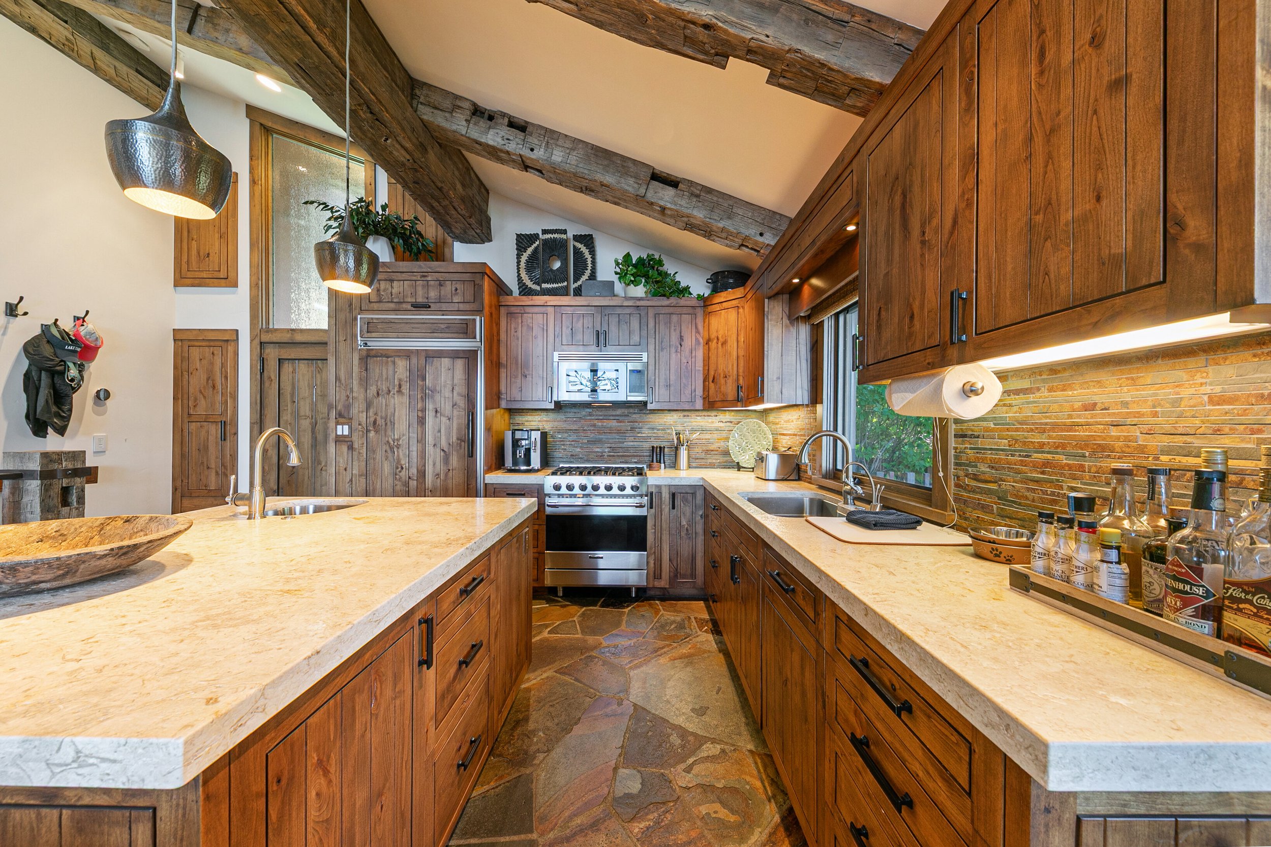 015-016-Interior-3276x2185.jpg