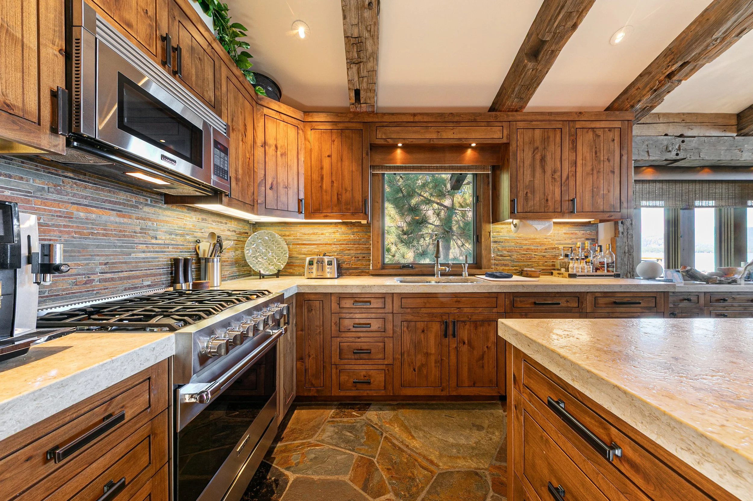 016-018-Interior-3280x2186.jpg
