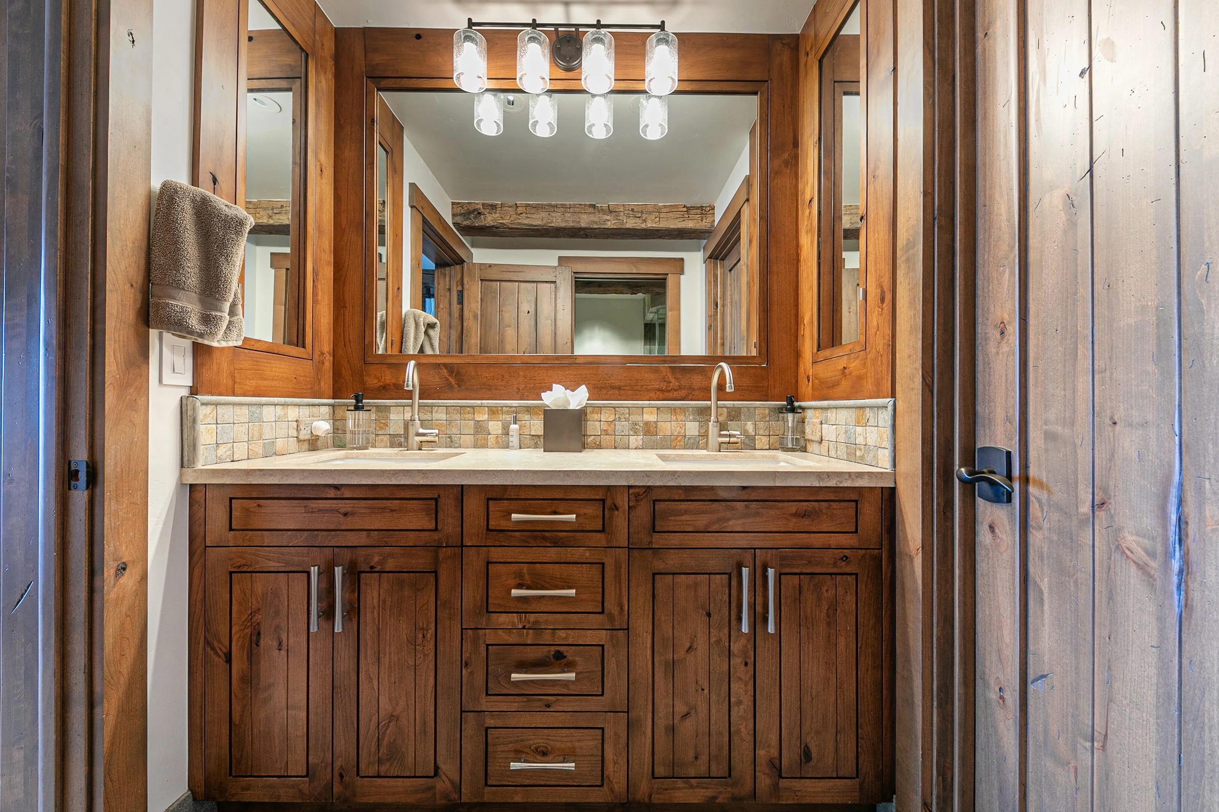 036-021-Interior-3258x2171.jpg