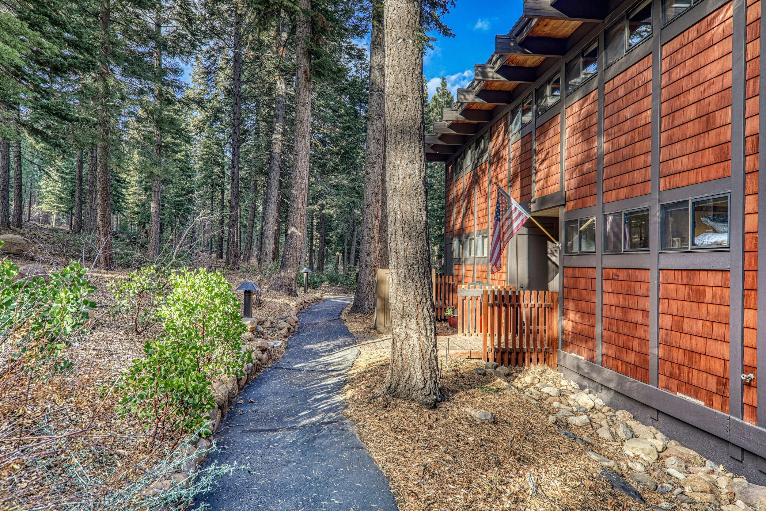030-031-Exterior-4200x2800.jpg