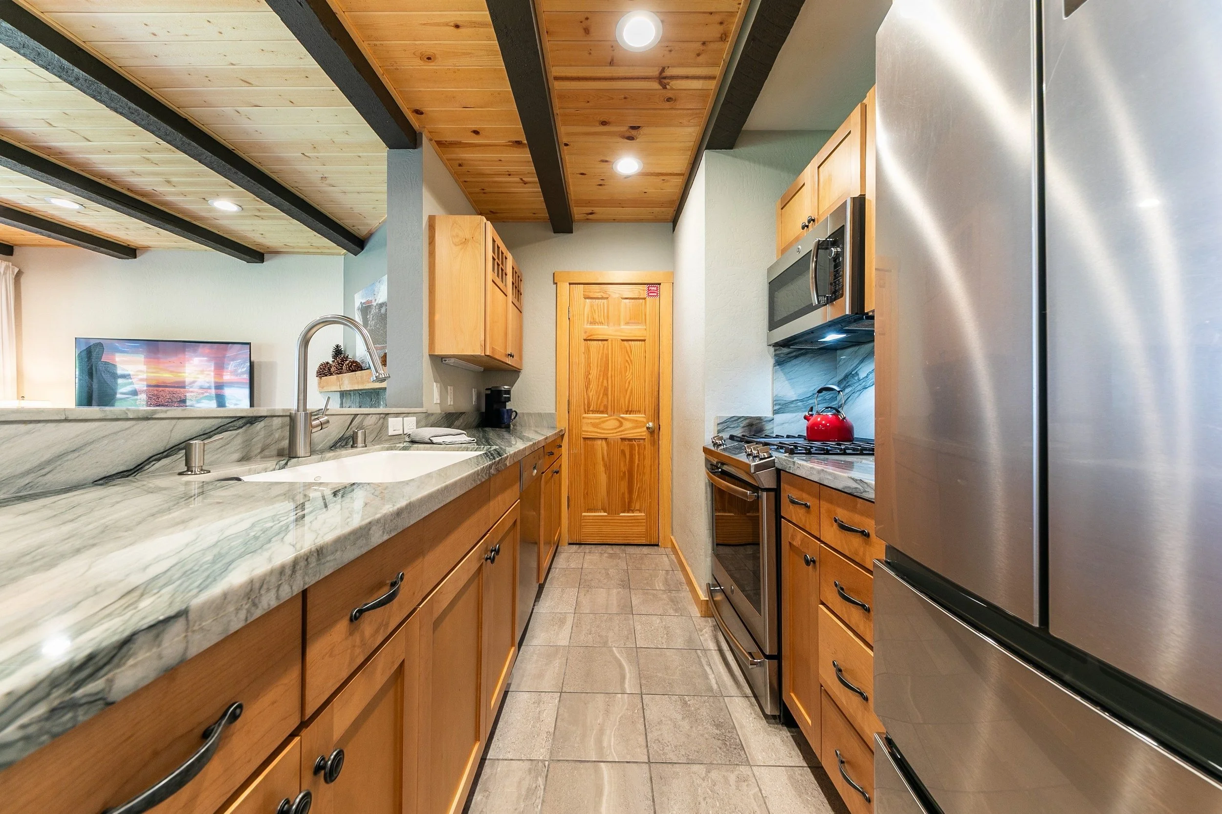 014-006-Interior-3362x2241.jpg