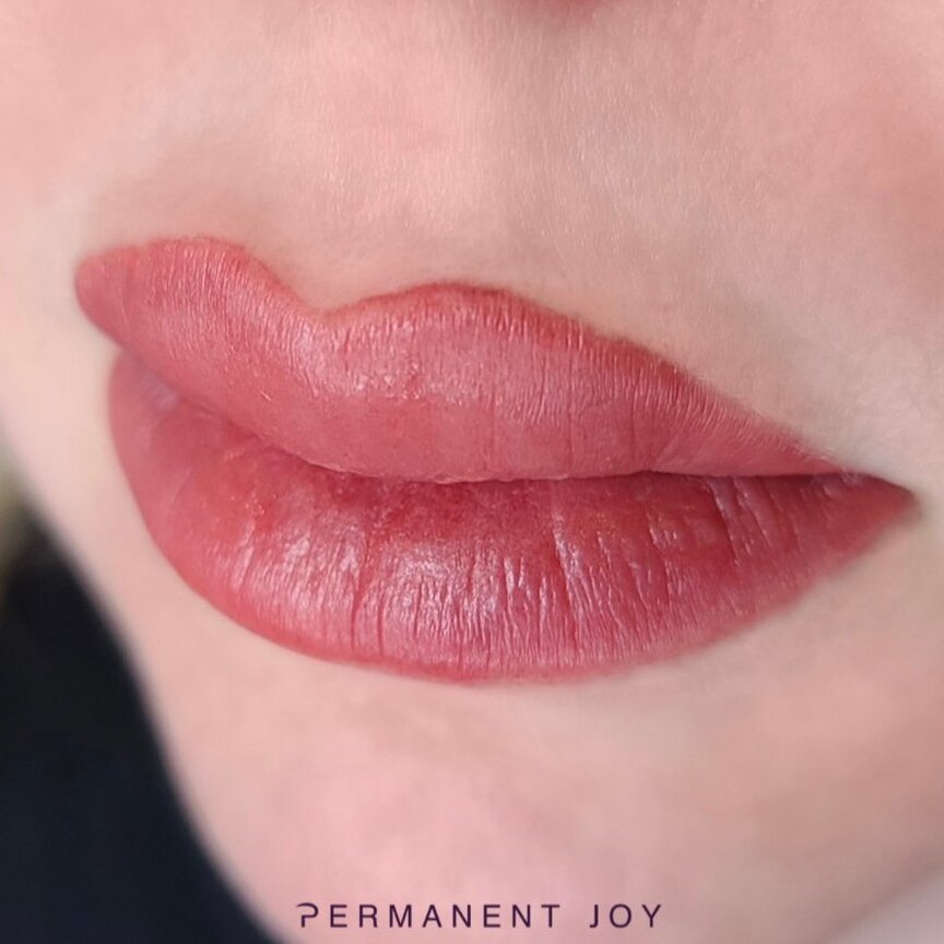 Lip blush 👄
Such an incredible result 🤩
⠀
You do not have to buy any additional ointments or antiseptics, because I provide everything you need for aftercare! One aftercare kit per session 👄 Two kits are included to the cost of the procedure 👌✨
⠀