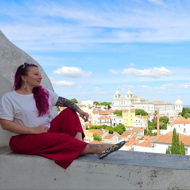 I left Lisbon yesterday and still digesting my emotions about the city (I wish I could see more of the country as well!)🥰

I really loved it: you can get it all - museums, awesome food, enjoy the views and history✨ I was amazed on how many people sp