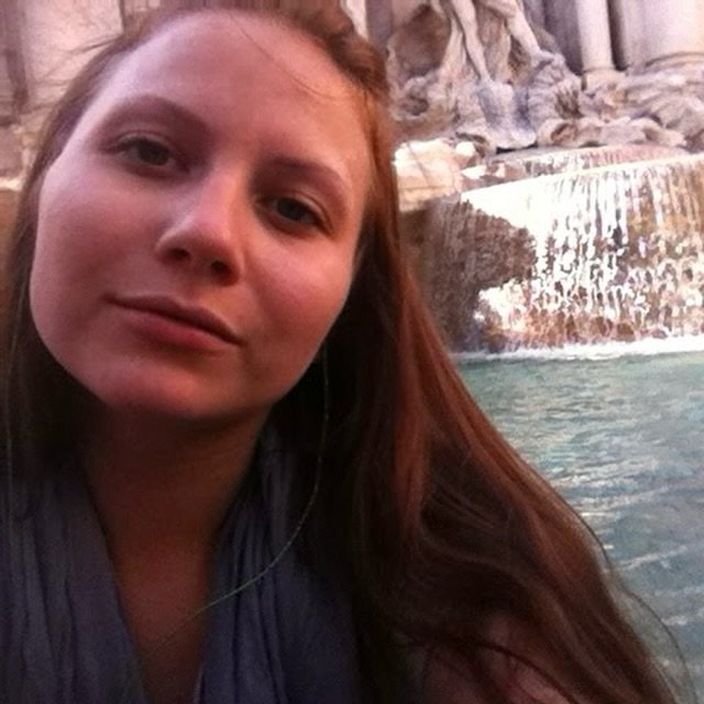 Trevi fountain, Rome, 2013✨

 I remember that when I was making that selfie, I really didn&rsquo;t like my cheeks, it felt like I&rsquo;m a hampster. Now the only thing I see is thread thin brows and can&rsquo;t distcact from it. 

Rome is magnificen