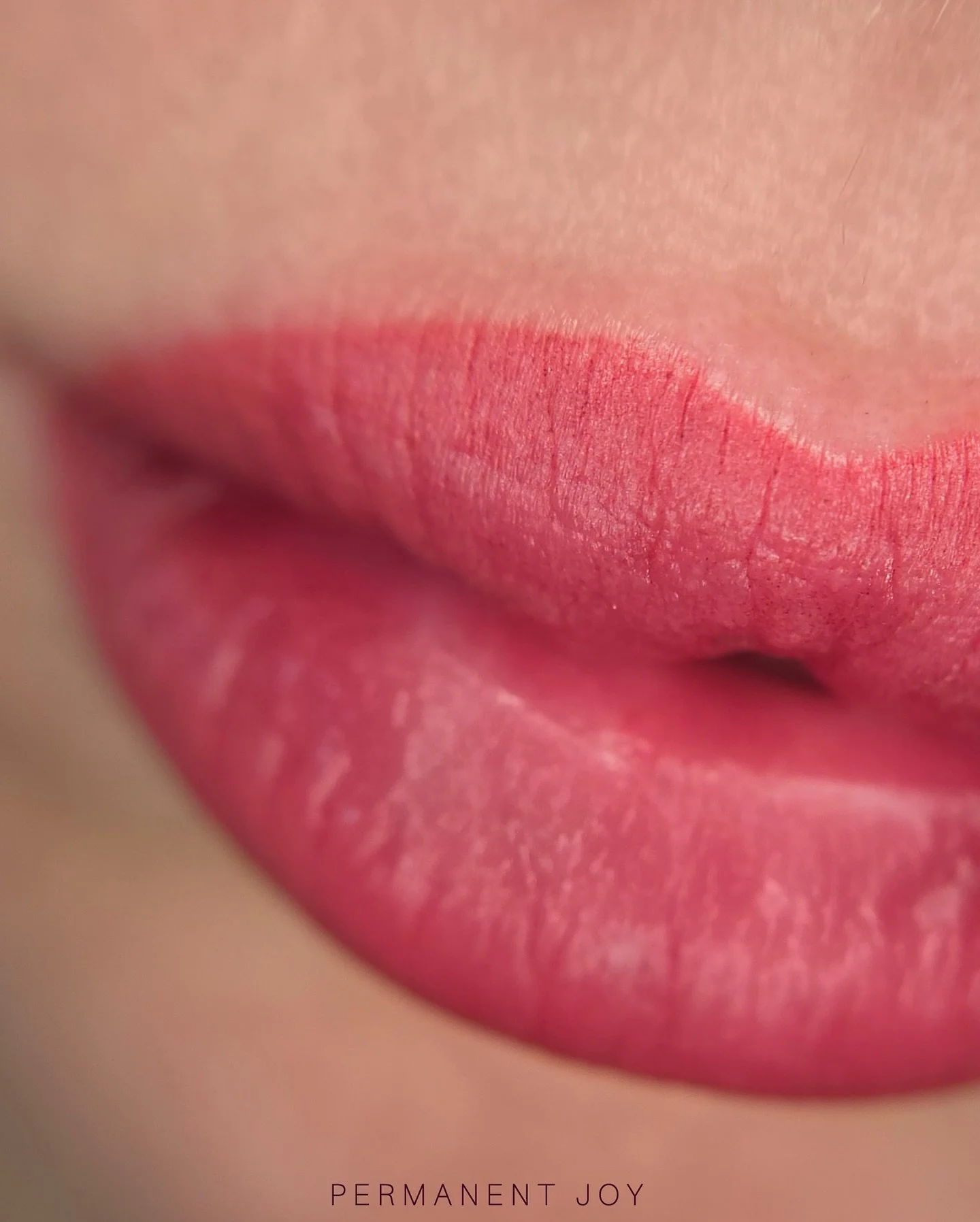 💋 Lips &mdash; but better, every single day 💋

No more lipstick marks on cups, clothes, or your partner&rsquo;s shoulder 😌
Just a soft, flattering lip color that stays with you for years &mdash; natural, even, and effortlessly beautiful.

Permanen