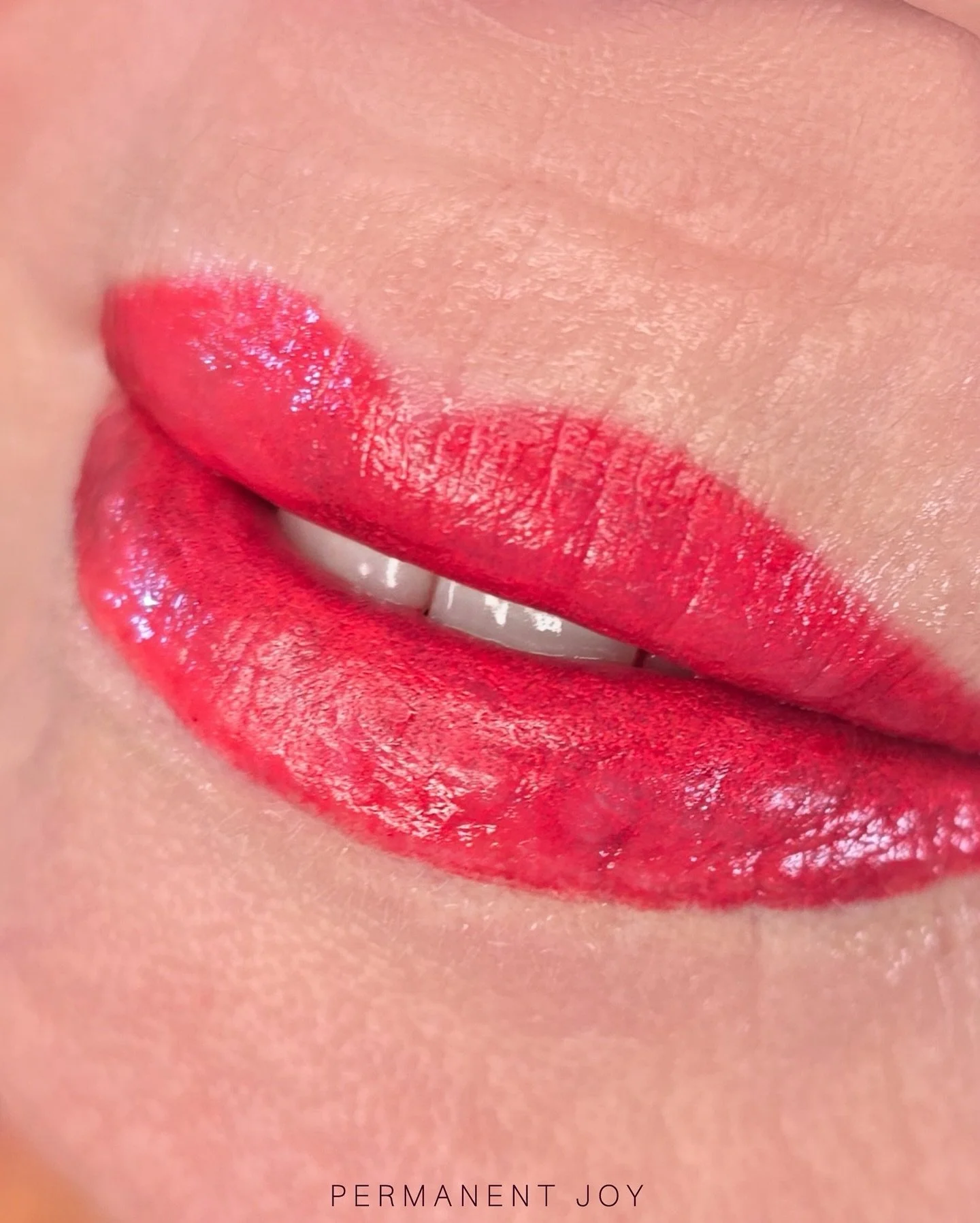 Lip Color for Mature Lips 🤍

When vision isn&rsquo;t as sharp as it used to, precise makeup can become challenging. That&rsquo;s where I come in.

I help with lips, brows, and eyes so you can stop worrying about makeup and simply feel confident in h