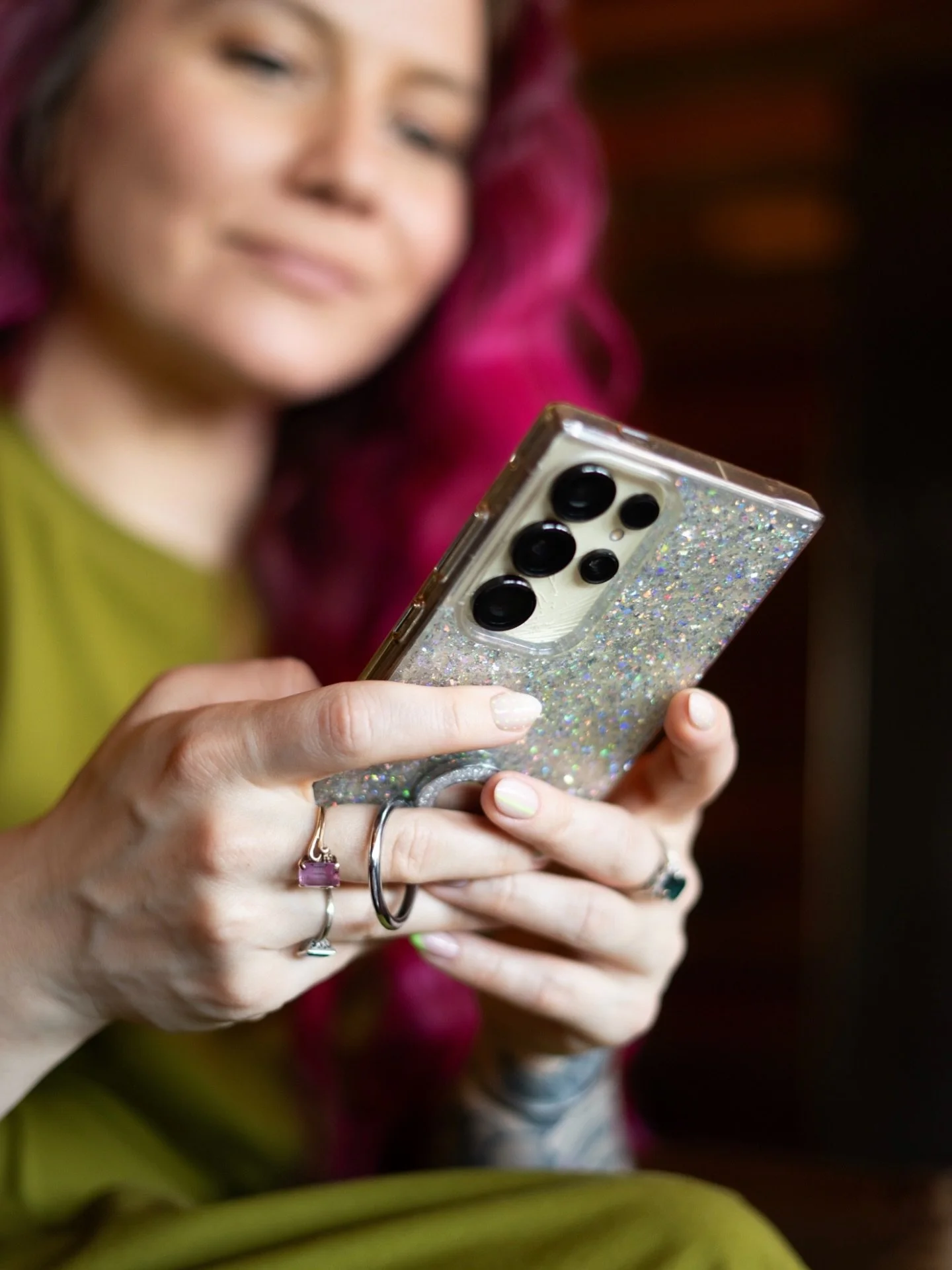 Every message you receive from my business?
That&rsquo;s me behind the phone.
Every text, every DM, every email.
When you call, sometimes you&rsquo;ll hear my virtual receptionist &mdash; but most of the time, if you have my direct number, you&rsquo;