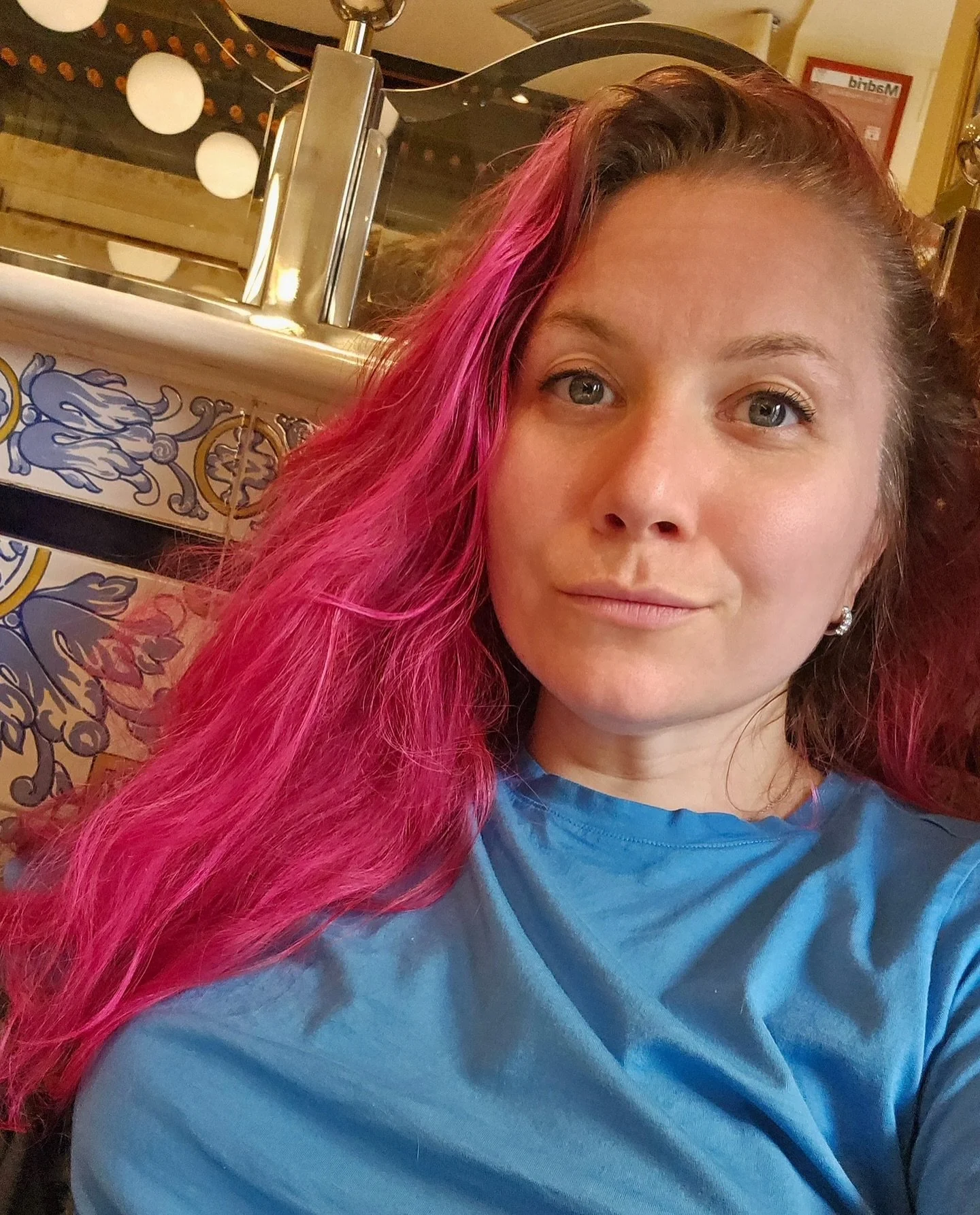 TRAVEL UNRAVEL ✈️🧶
This photo is part of my Travel Unravel series &mdash; moments from my journeys, shared here so you don&rsquo;t get bored with just brows, lips, and eyes.
I don&rsquo;t remember where this photo was taken.
I don&rsquo;t remember h