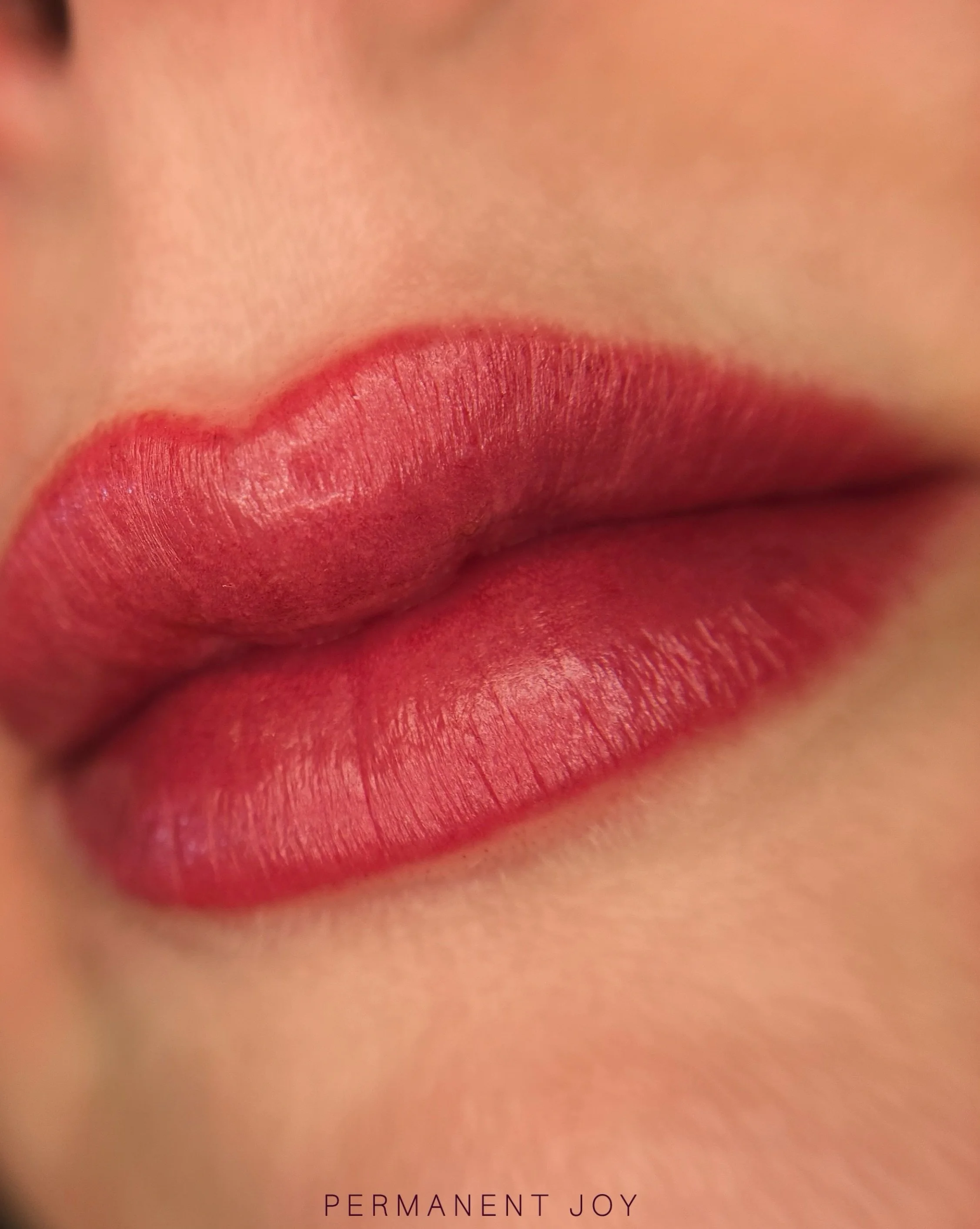 Your lips, but better. Every single day. 💋✨

Right after the session lips look bright and bold. That is completely normal, and honestly kind of exciting to see 😄 But the real magic happens during healing, when the color softens into something that 