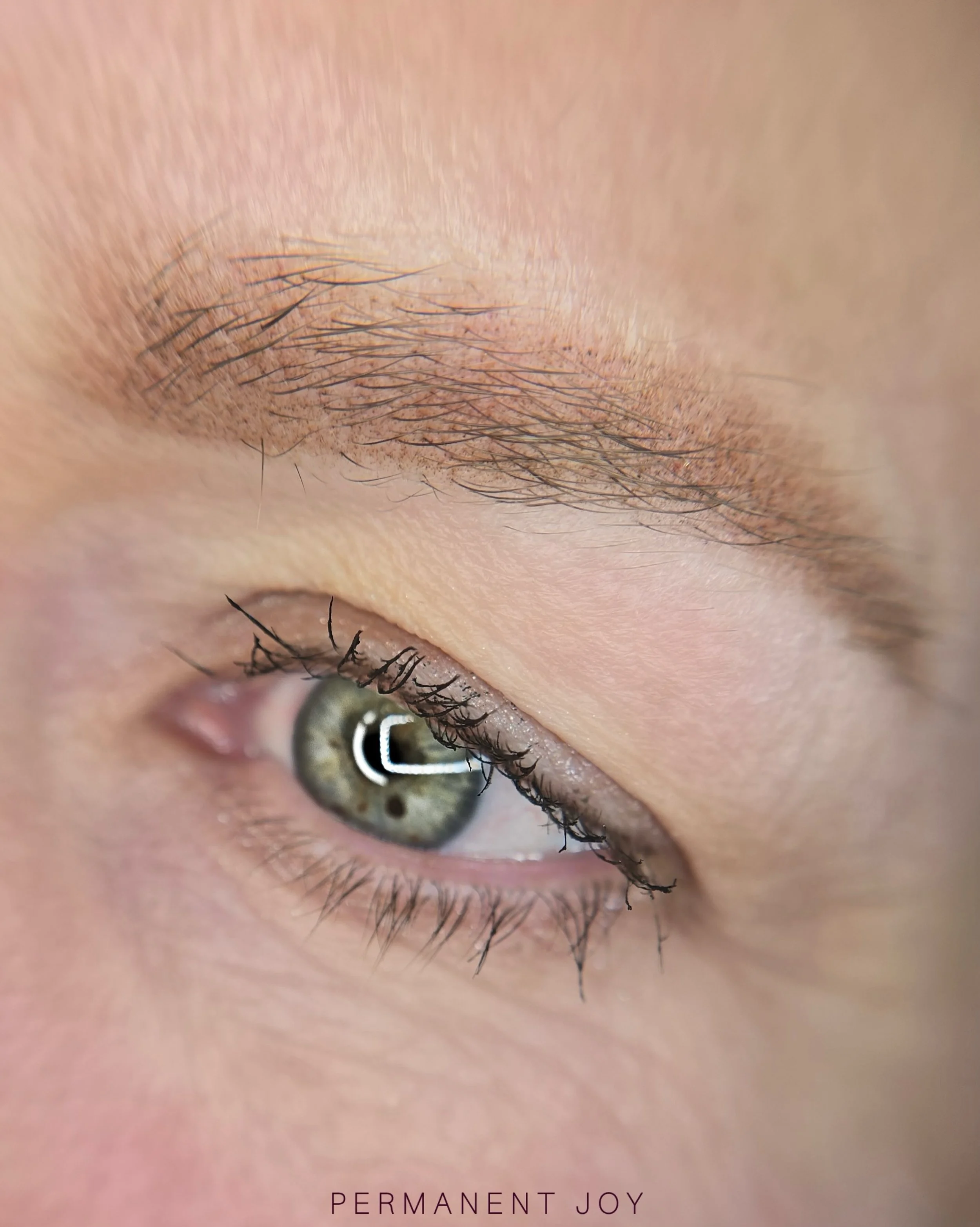 The most underrated thing you can do for your face. 👁️✨

Not filler. Not a new mascara. Not even a haircut.
Brows.

Because brows are the frame. And a good frame changes everything about the picture 💕

Look at this healed result. Natural, soft colo