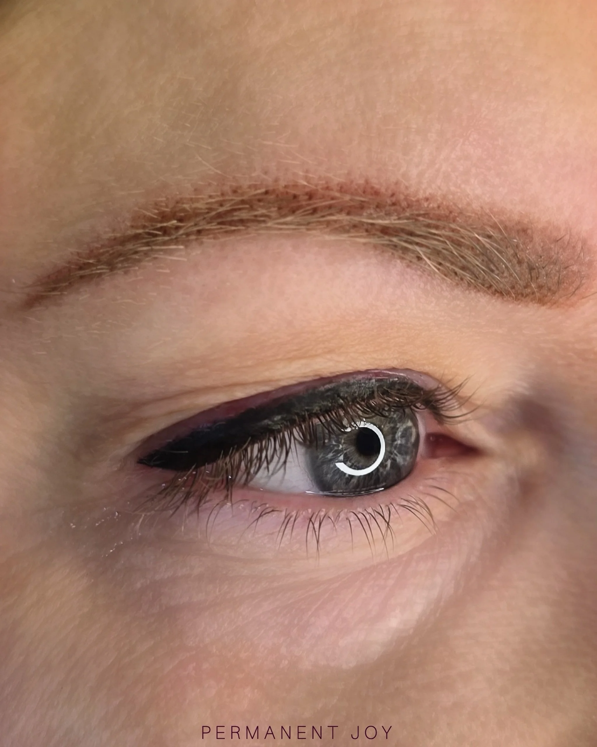 ✨ Brow &amp; Liner Combo: Double the Beauty, Double the Savings! ✨

Why not take advantage of my combo offer? Two procedures in one session with a great discount! 💸 In this case, we did a light, natural brow&mdash;just as the client requested. 🌿 Of