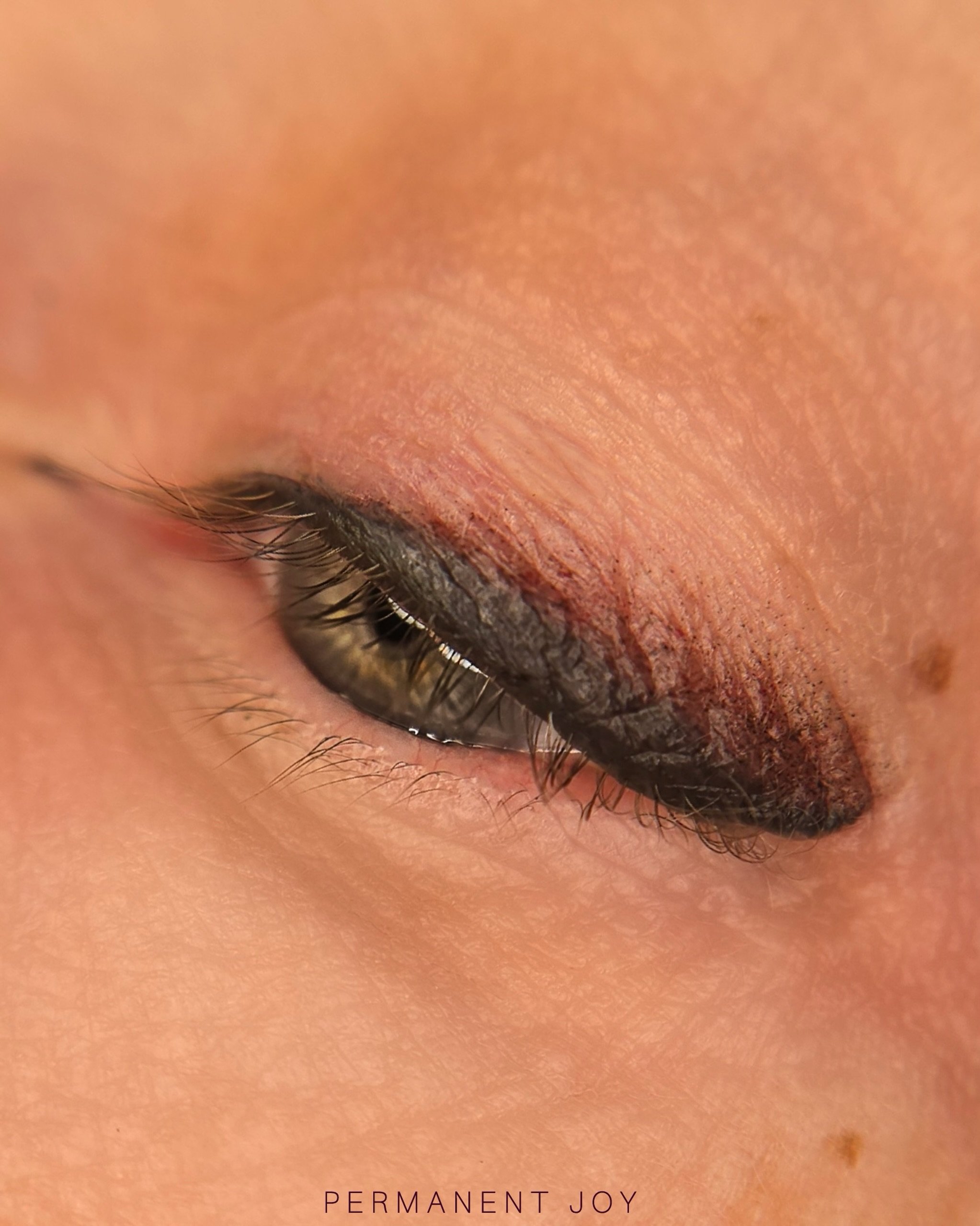 ✨ Soft brown eyeliner shading ✨

We originally started very softly with just a lash line enhancement. Then about two years later, she came back wanting a slightly thicker liner. Another couple of years passed, and this time she decided she was ready 