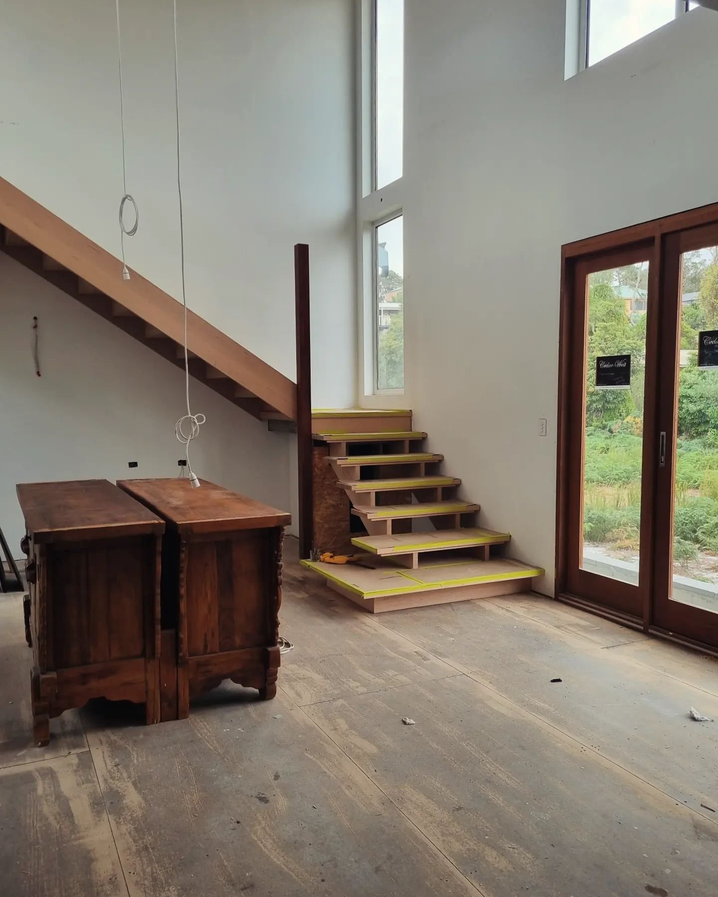 The stairs are in, and the space is coming together. Love all the colours and textures.
.
.
.
.
.
.
.
.
.
.
.
.
#schlagerarchitects #homeinspiration #homeinspo #housebeautiful #homedesign #homedecor #dreamhome #interiors #interiordesign #interiorinsp
