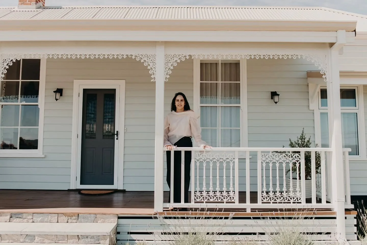 Weatherboard, stonework and tall windows ❤️ always a lovely combo. 
.
.
.
.
.
.
#schlagerarchitects #sadesigncollective #designerhouse #designer #designinterior #architecturedesign #architect #homeinspo #homeinspiration #homedesign #homedesigner #sma