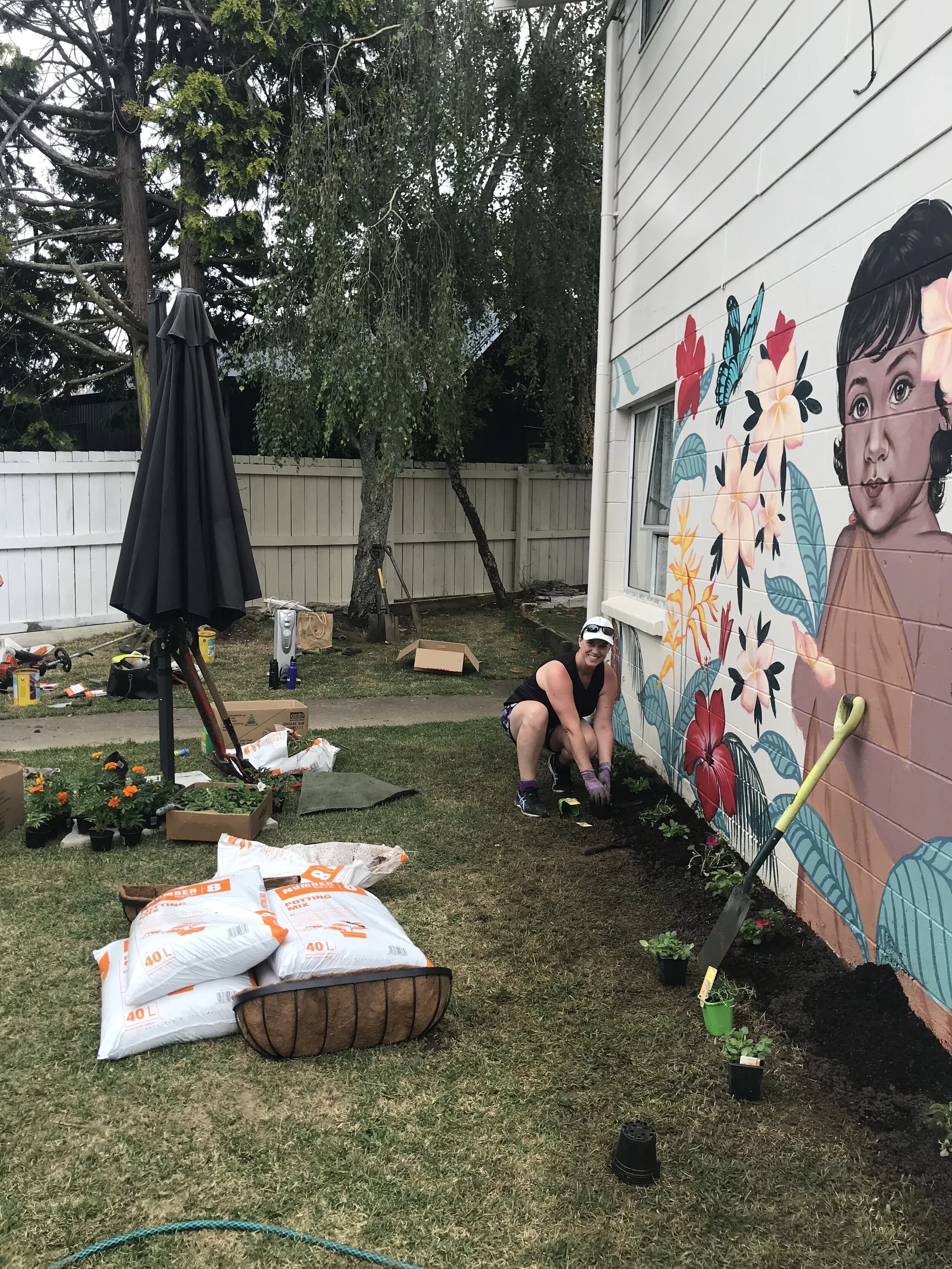 Working bee 2 copy.JPG