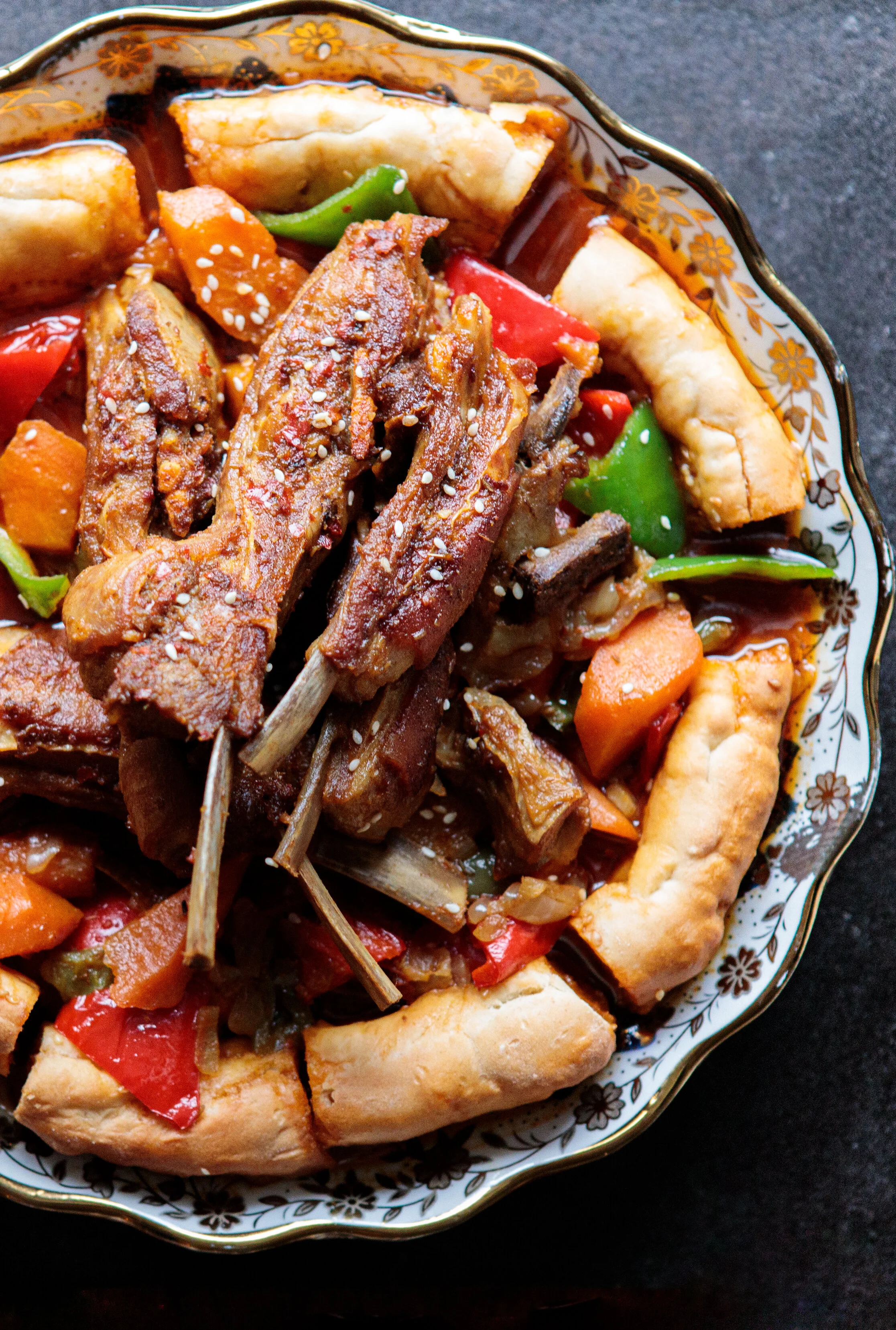 Lamb Ribs (قوي گۆشى قوۋرۇغىسى دۈملىمىسى)