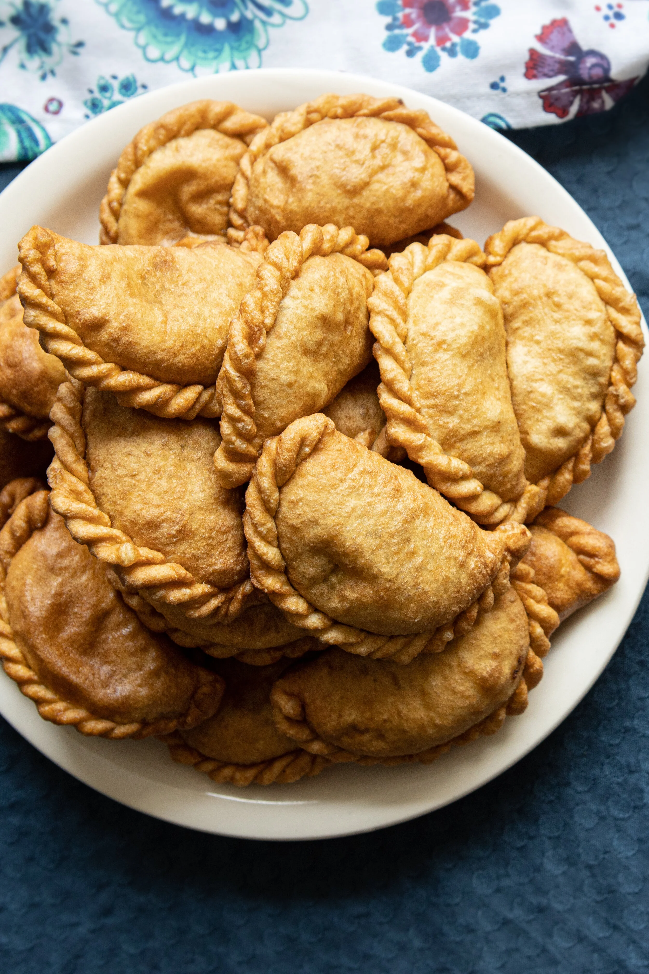 How To Make Empanada: Sambusa (سامبۇسا)