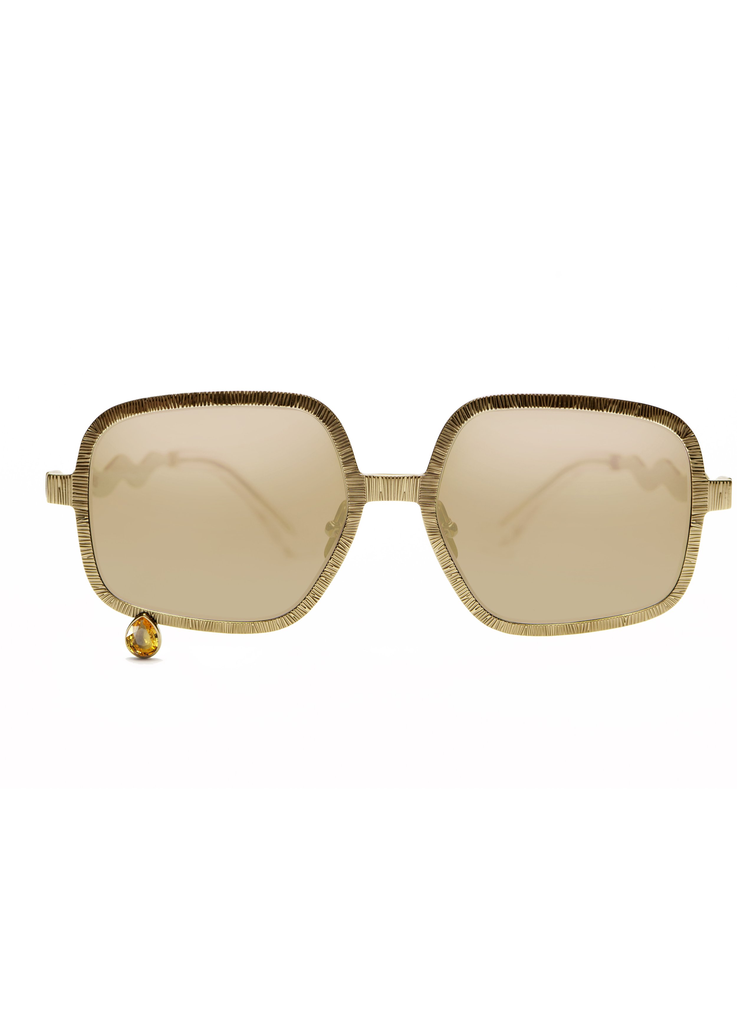 Pentagon_goldlens_yellowsapphire.jpg