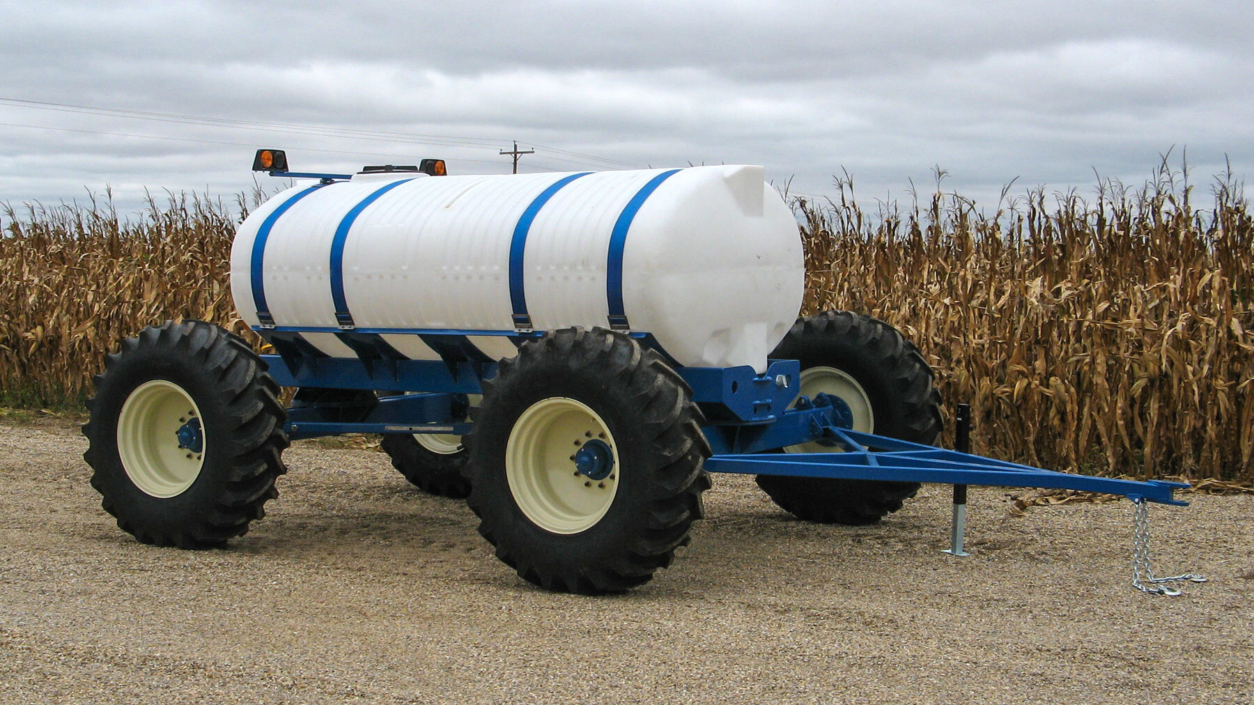 PrecFab_FertCart_Kinze-Side2_web.jpg