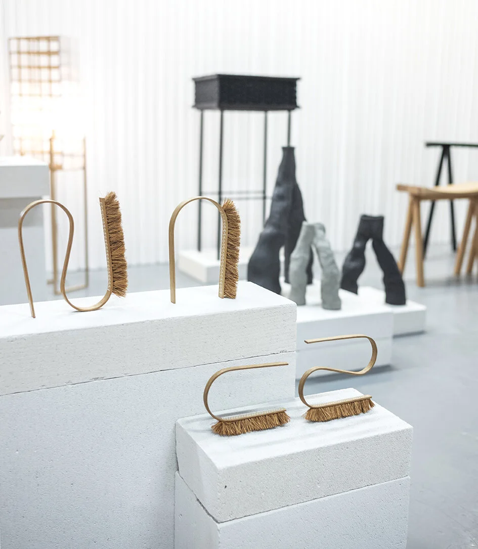 På baksiden av møbelfasaden