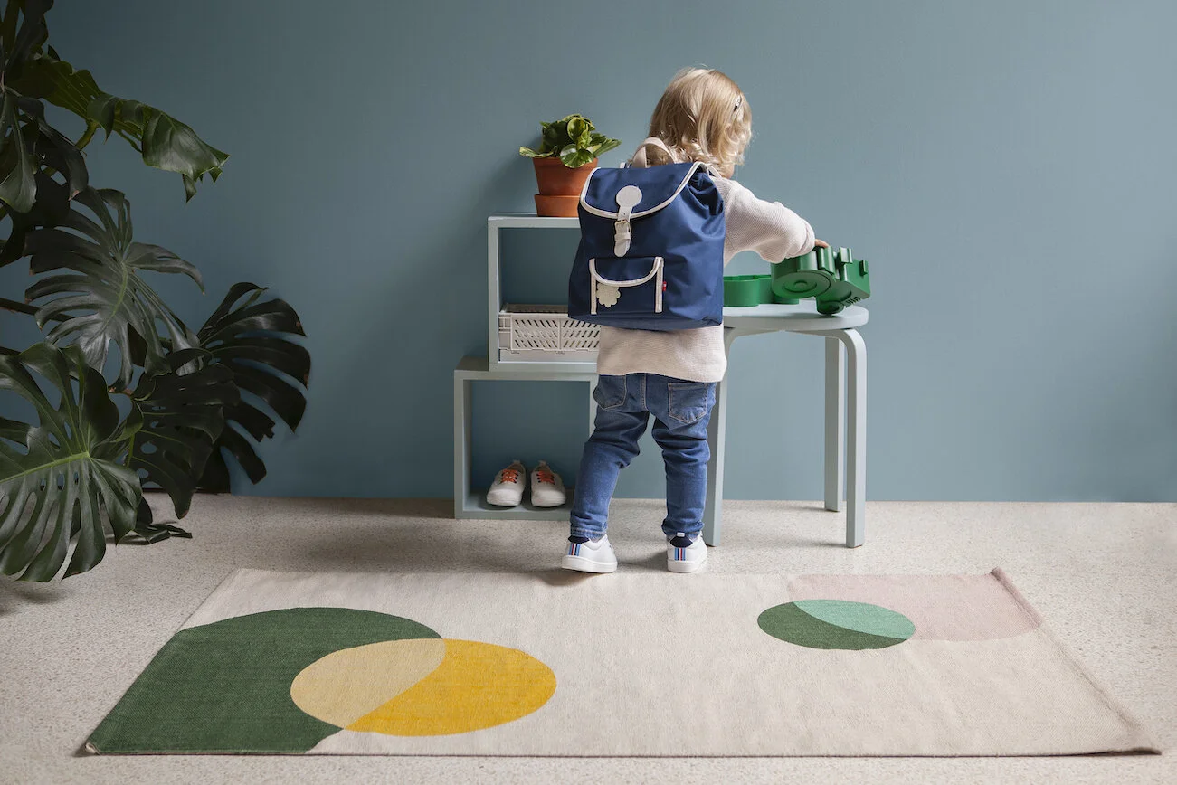 Sara Polmar forteller om sine fargeglade teppekruseduller for Blafre