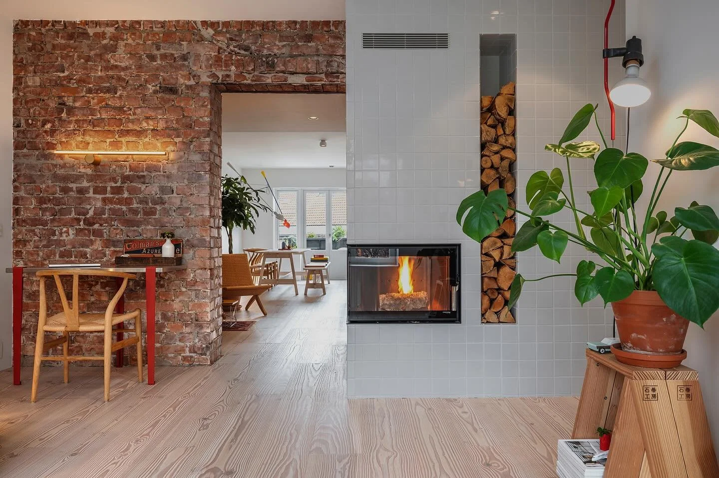 Are you aware of how much natural light you get into your home? 

I'm very keen to bring in as much natural daylight as possible in all the projects I work on, and saw that I could create two continuous main axes that would let the light through and 