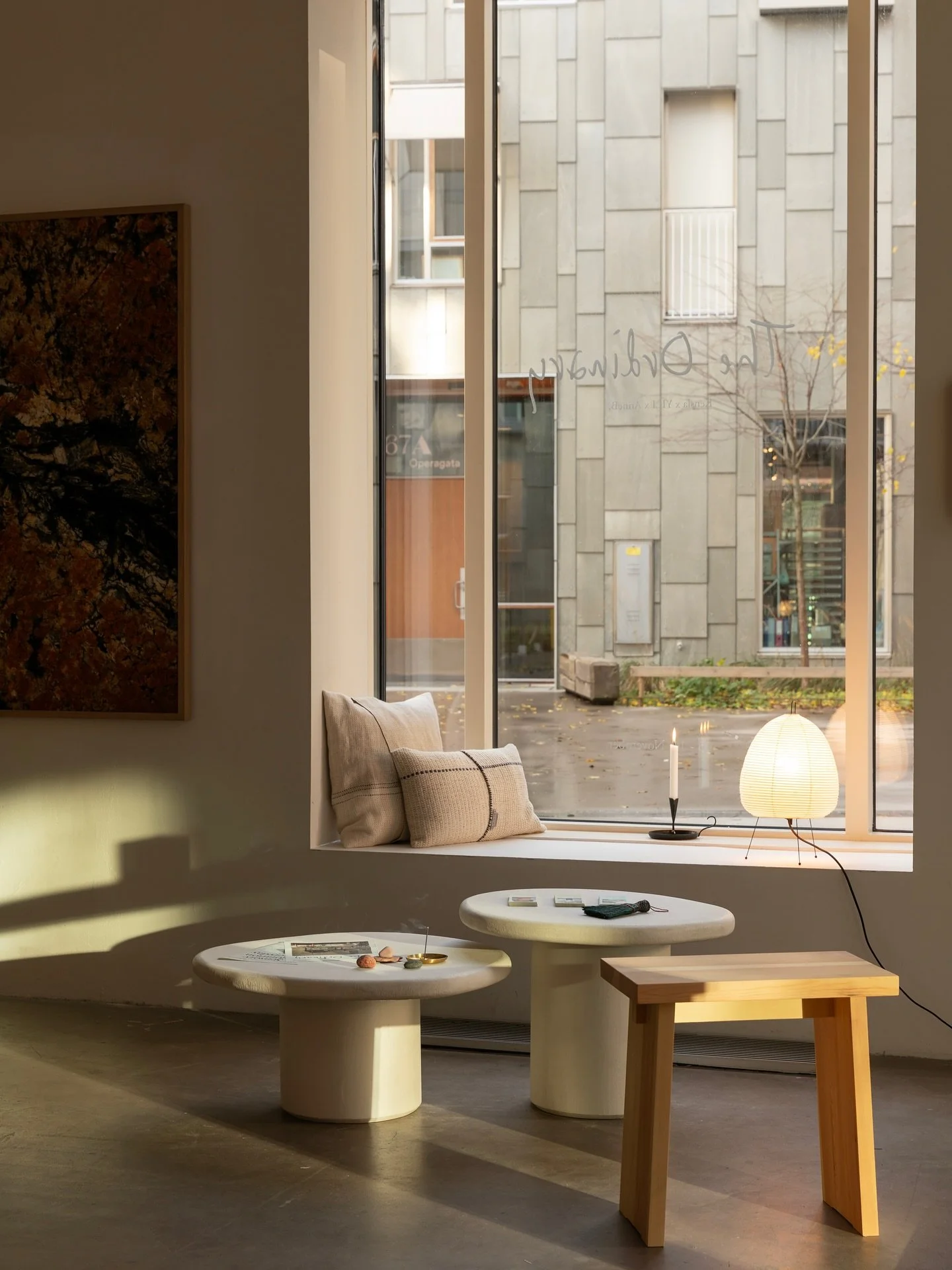 You don't wanna miss this! 

Under the title The Ordinary, three artistic souls, Anne, Yi and Sonja, have created a temporary magical little universe in the corner room by the canal in Bispevika. While the world rushes by outside, you are invited in 