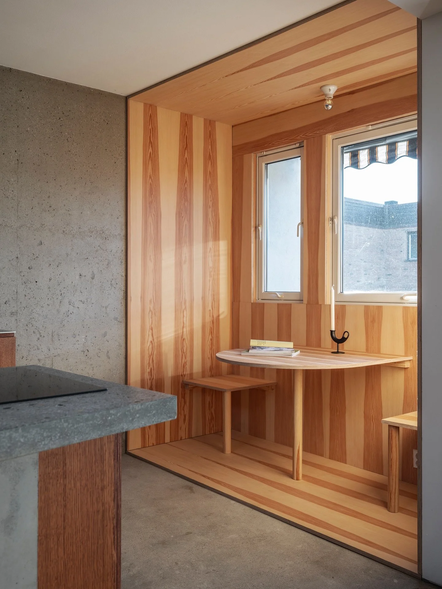 Did you know that you can cover an area of your home with veneer? 

It is worth keeping an eye on the architectural solutions produced by the small Norwegian architectural firm @studio_et_al 

In the old drawings for a 1970s flat in Hellerud in Oslo,
