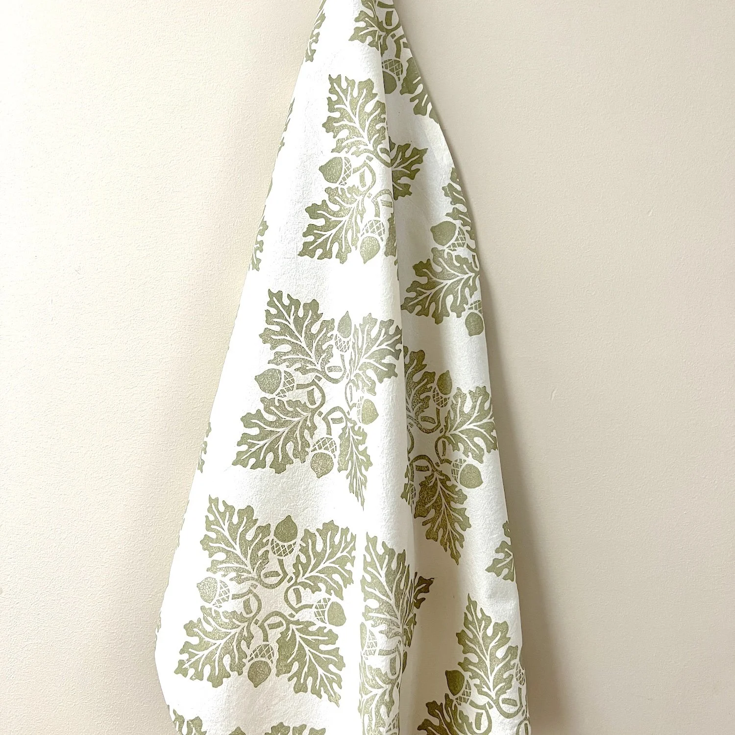 towel-oak-acorn-khaki-2023-1.jpg