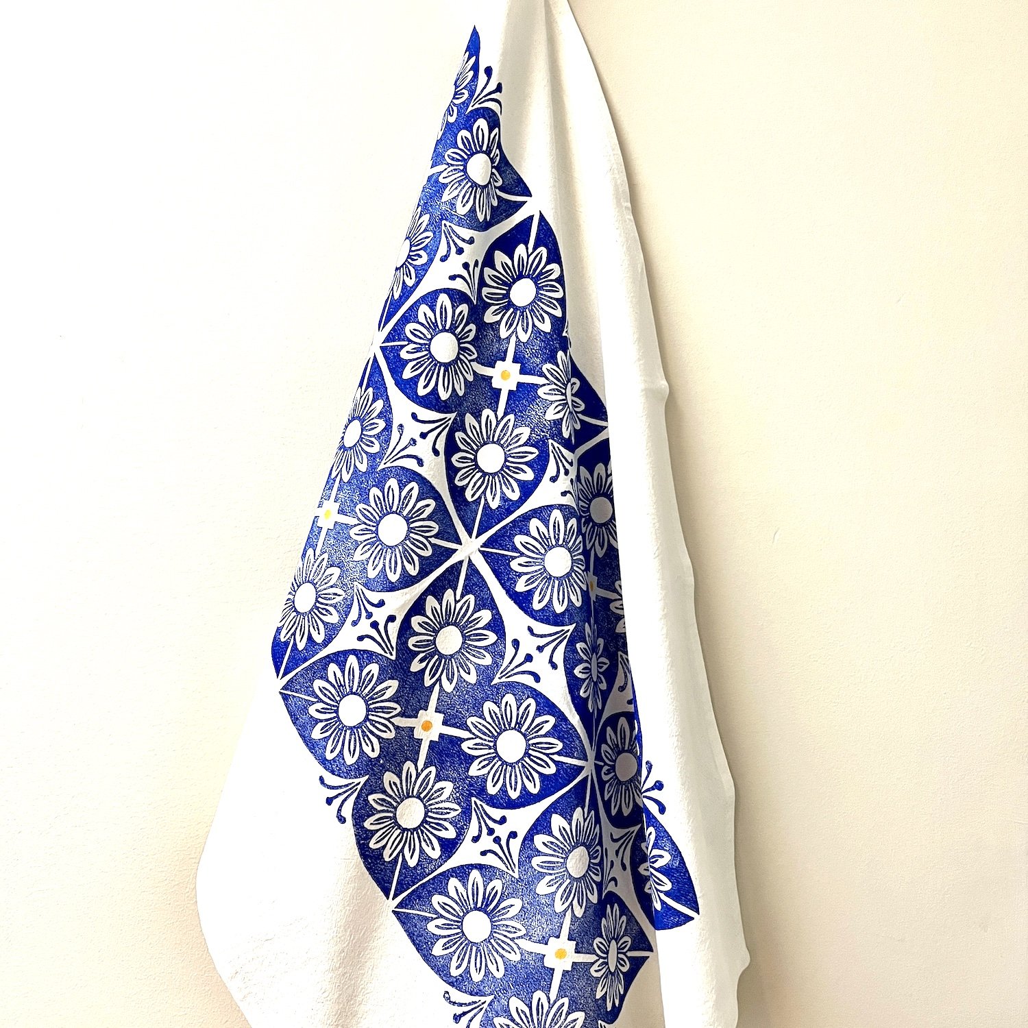 towel-daisy-indigo-1.jpg