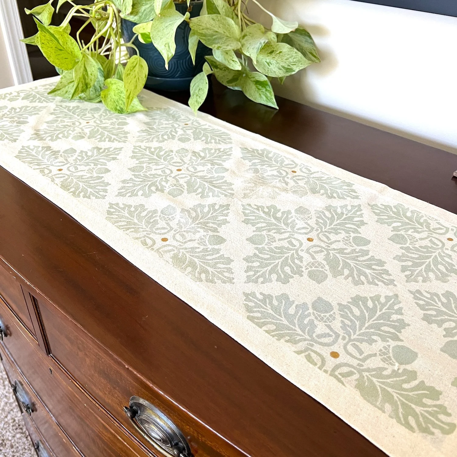 mini-runner-oak-acorn-khaki-5.jpg