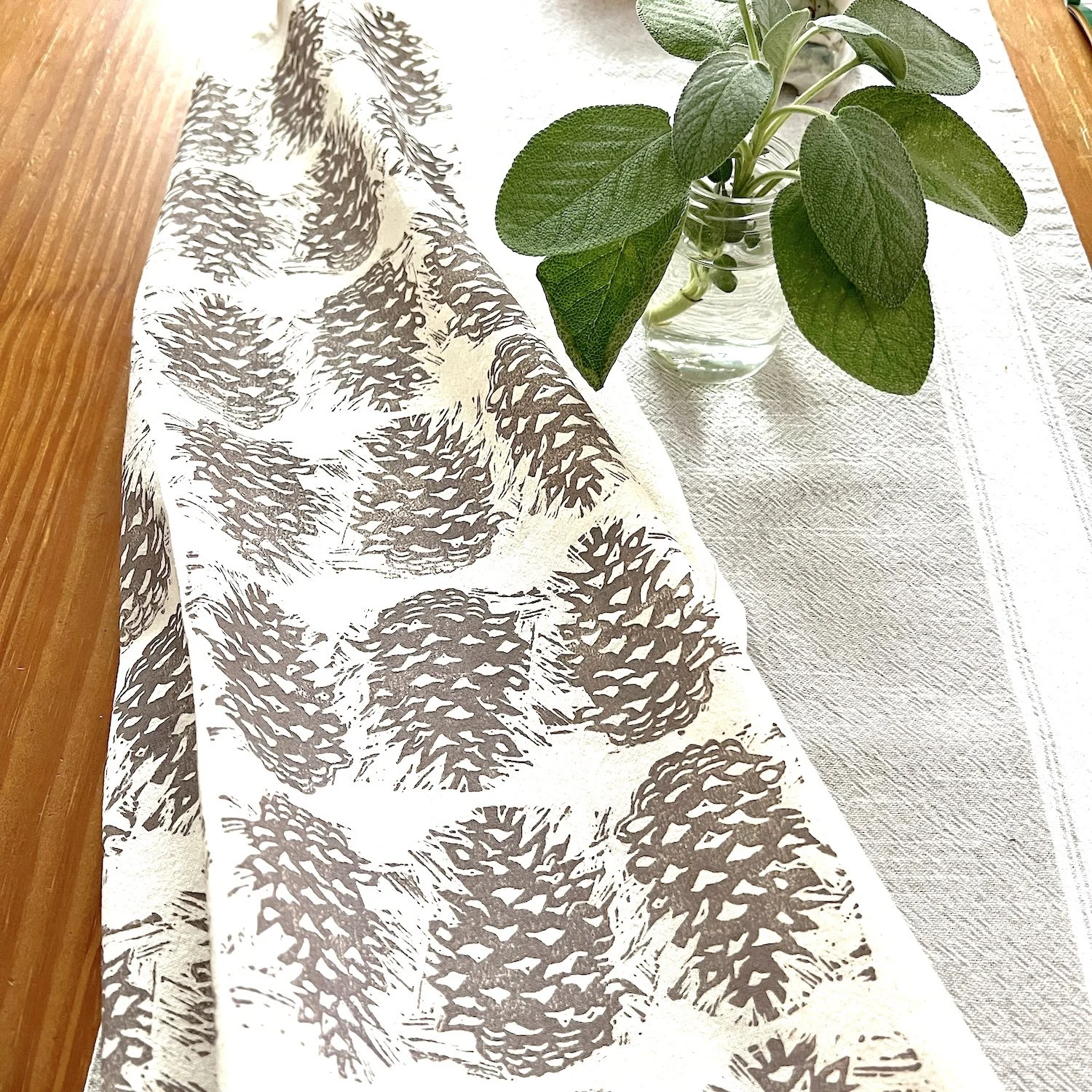 towel-pinecones-small-5.jpg