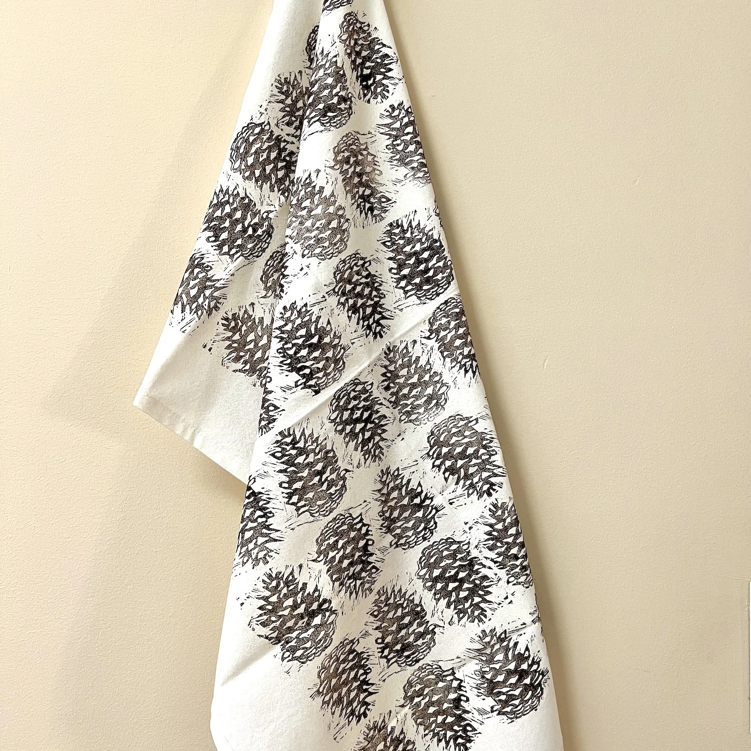 towel-3pinecones-small-5.jpg