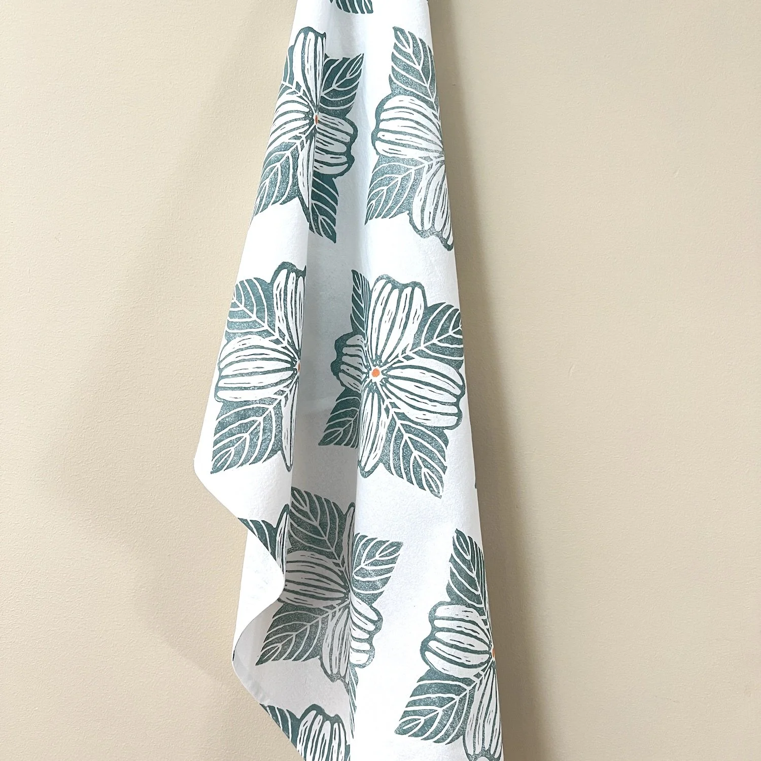 towel-dogwood-lichen-1.jpg