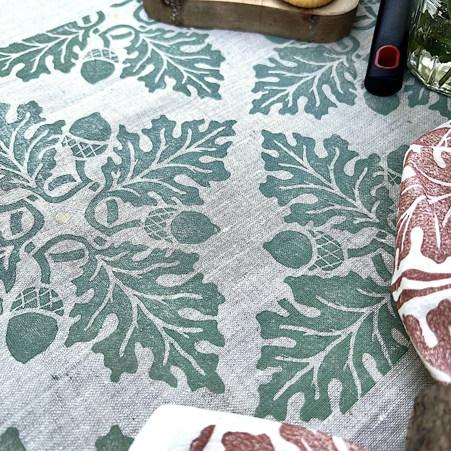 runner-oak+acorn-natural-linen-3.jpg