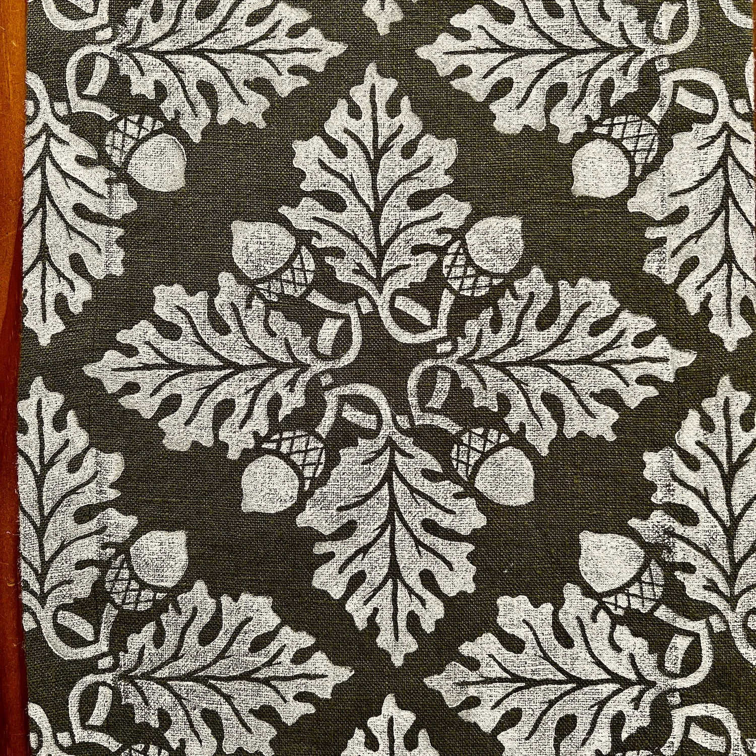 mini-runner-oak-acorn-linen-white-3.jpg