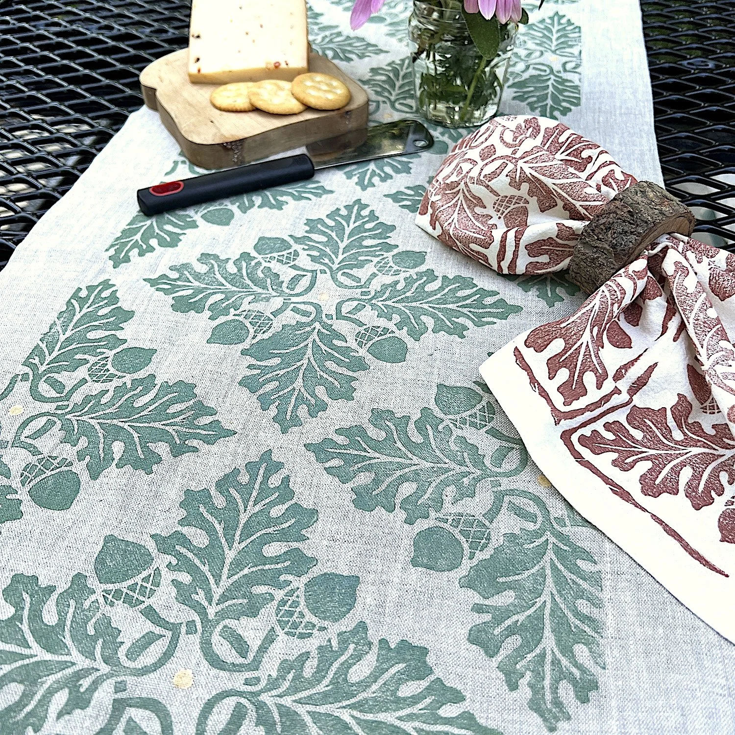 Oak+Acorn Table Runner