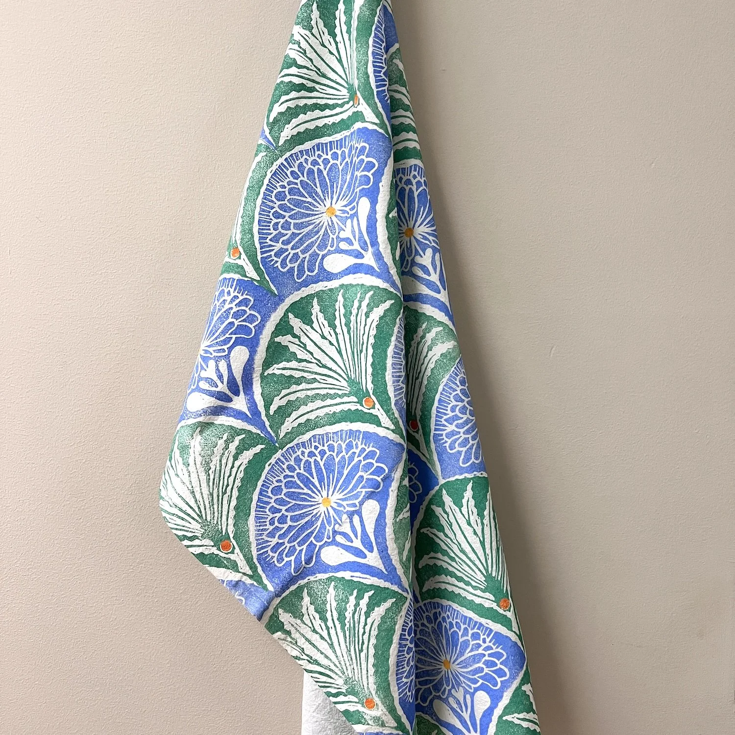 towel-deco-fan-blue-green.jpeg