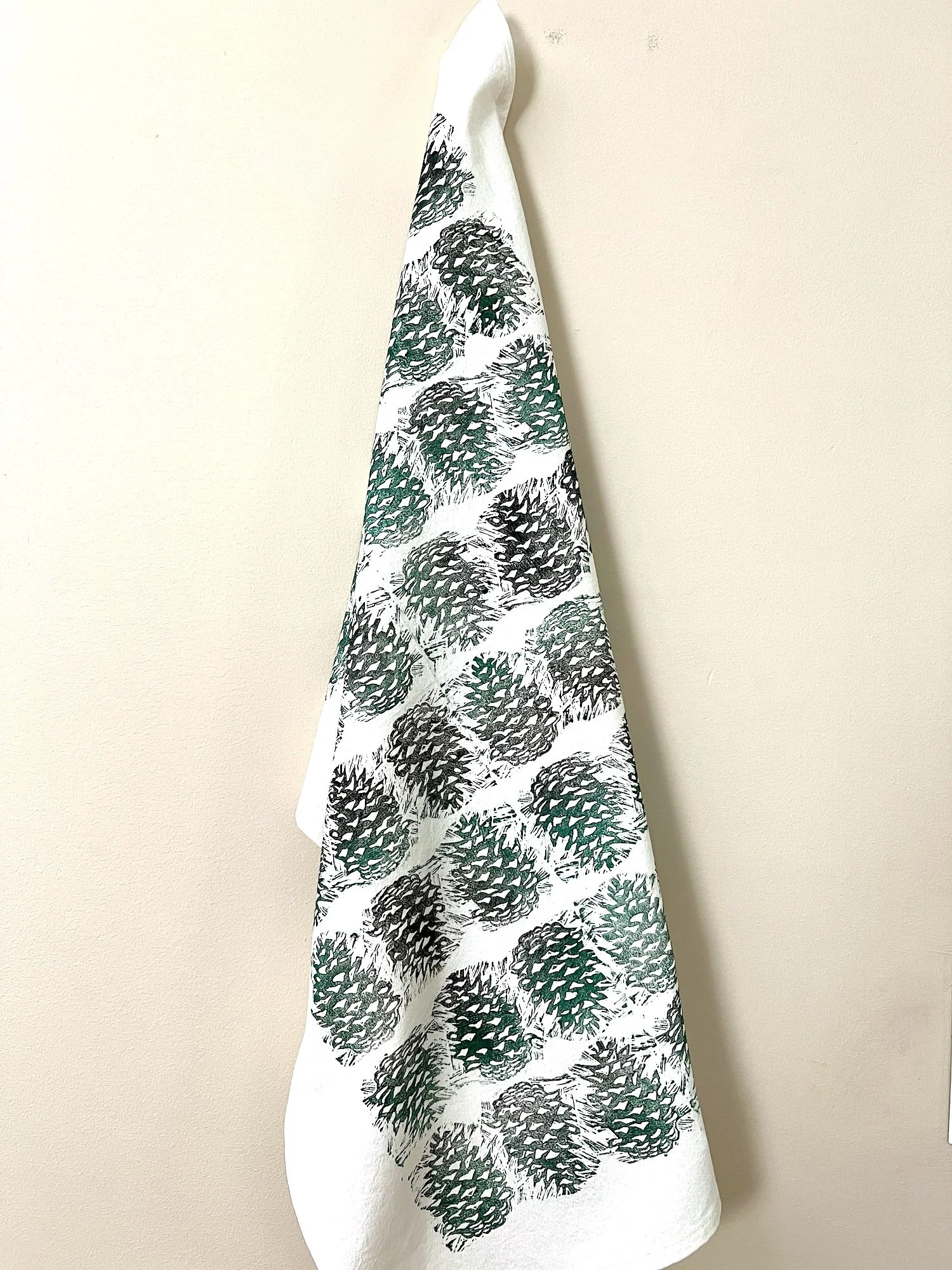 towel-pinecones-small-6.jpeg