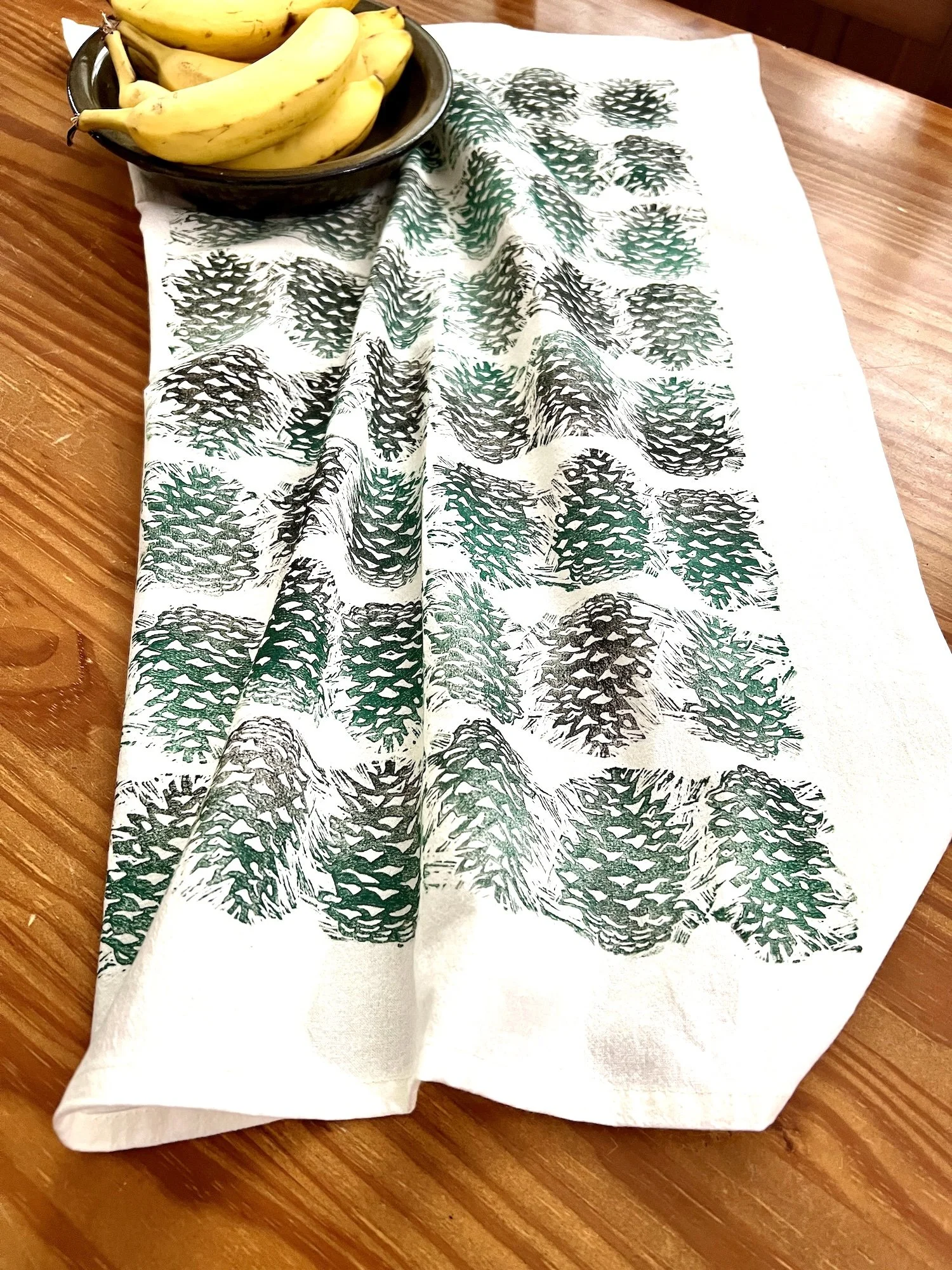 towel-pinecones-small-7.jpeg