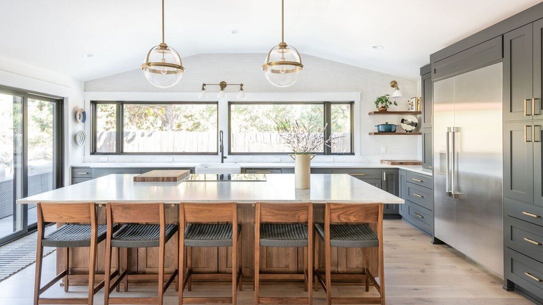 This was a fun kitchen to plan and see come to life! The black and walnut cabinetry are rich and grounding in this light and airy space. 

#bendinteriordesign #bendremodel #bendhomes #kitchendesign